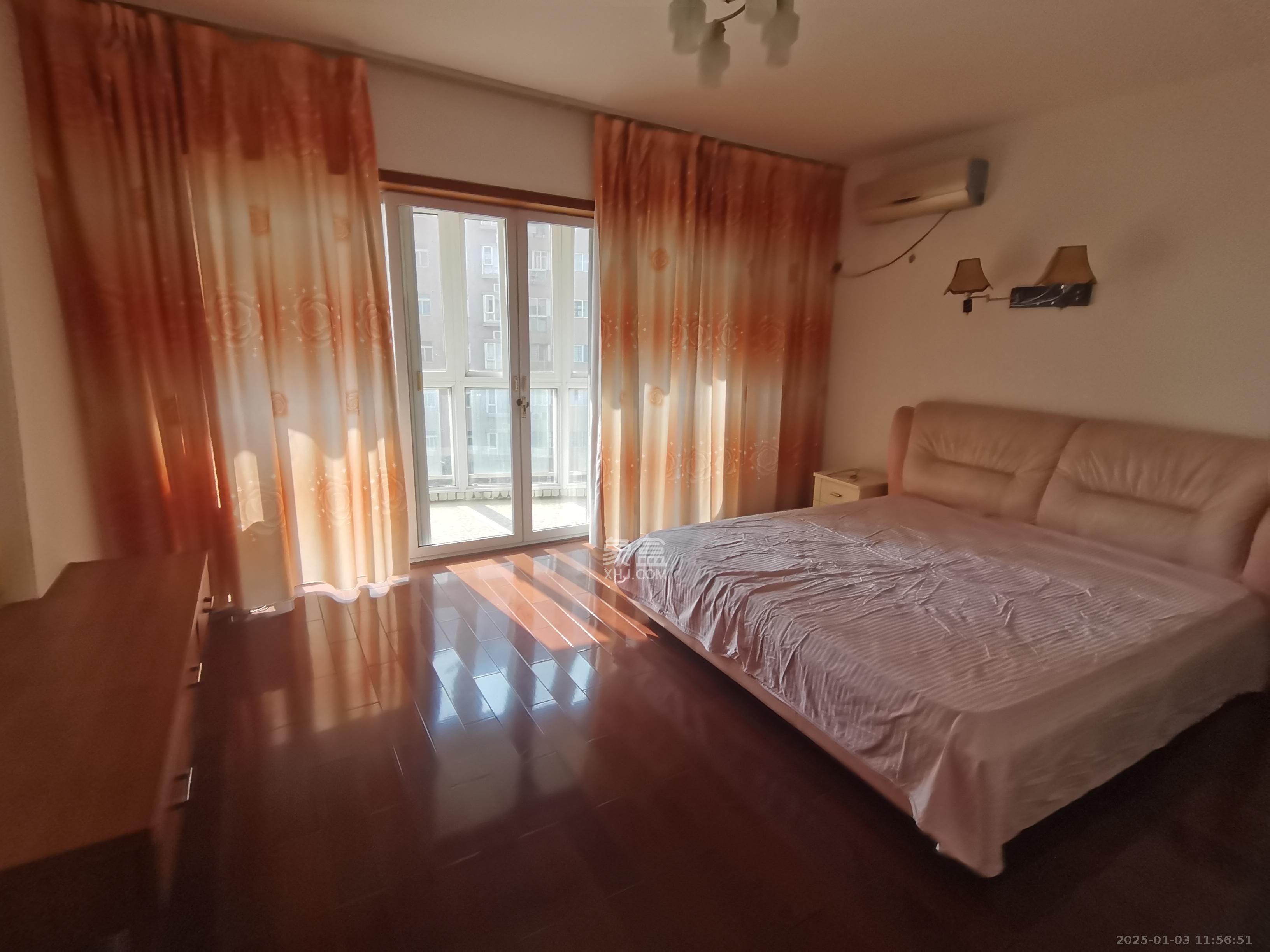 阳光嘉园 4室2厅3卫 4200.0元/月 阳光嘉园 4室2厅3卫 4200.0元/月室内图