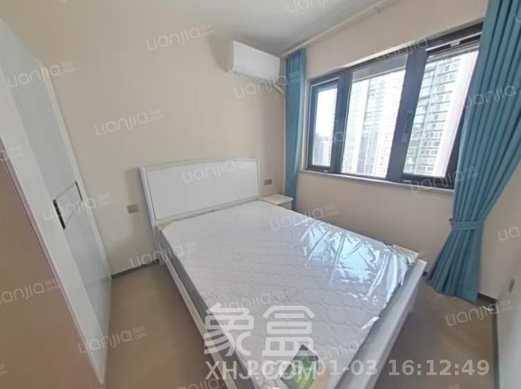 中海阅麓山二期  4室2厅2卫   3500.00元/月室内图