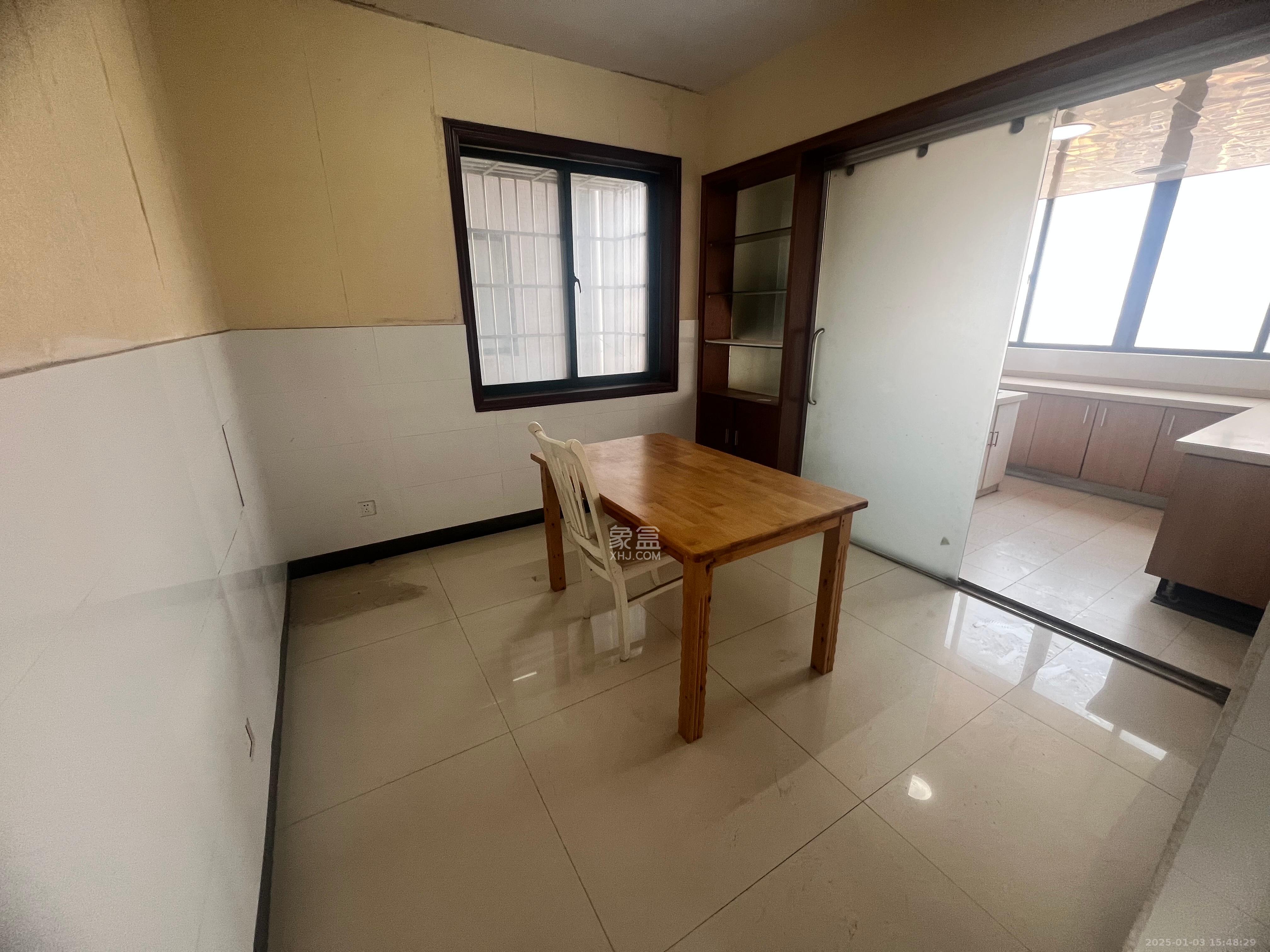 盛德碧瑞庭 3室2厅2卫 2200.0元/月 盛德碧瑞庭 3室2厅2卫 2200.0元/月室内图