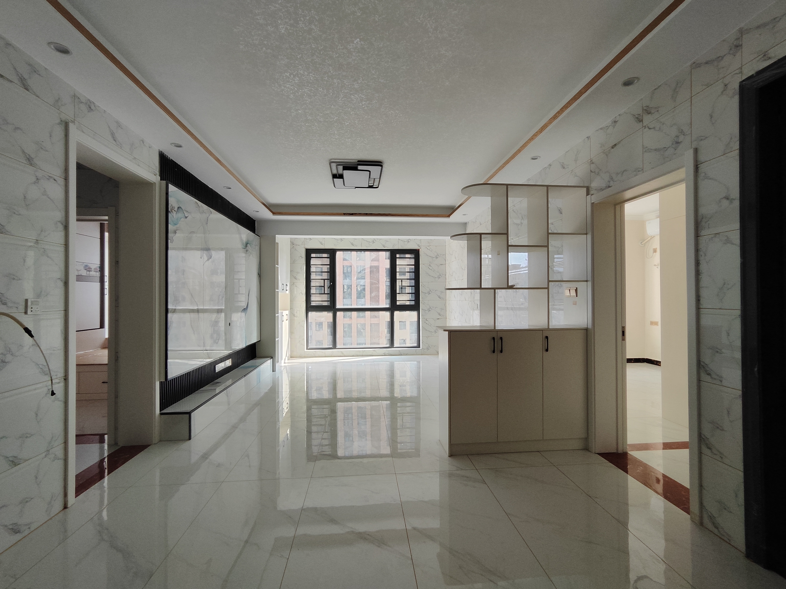 百弘学府城  3室1厅2卫    1800.0元/月室内图