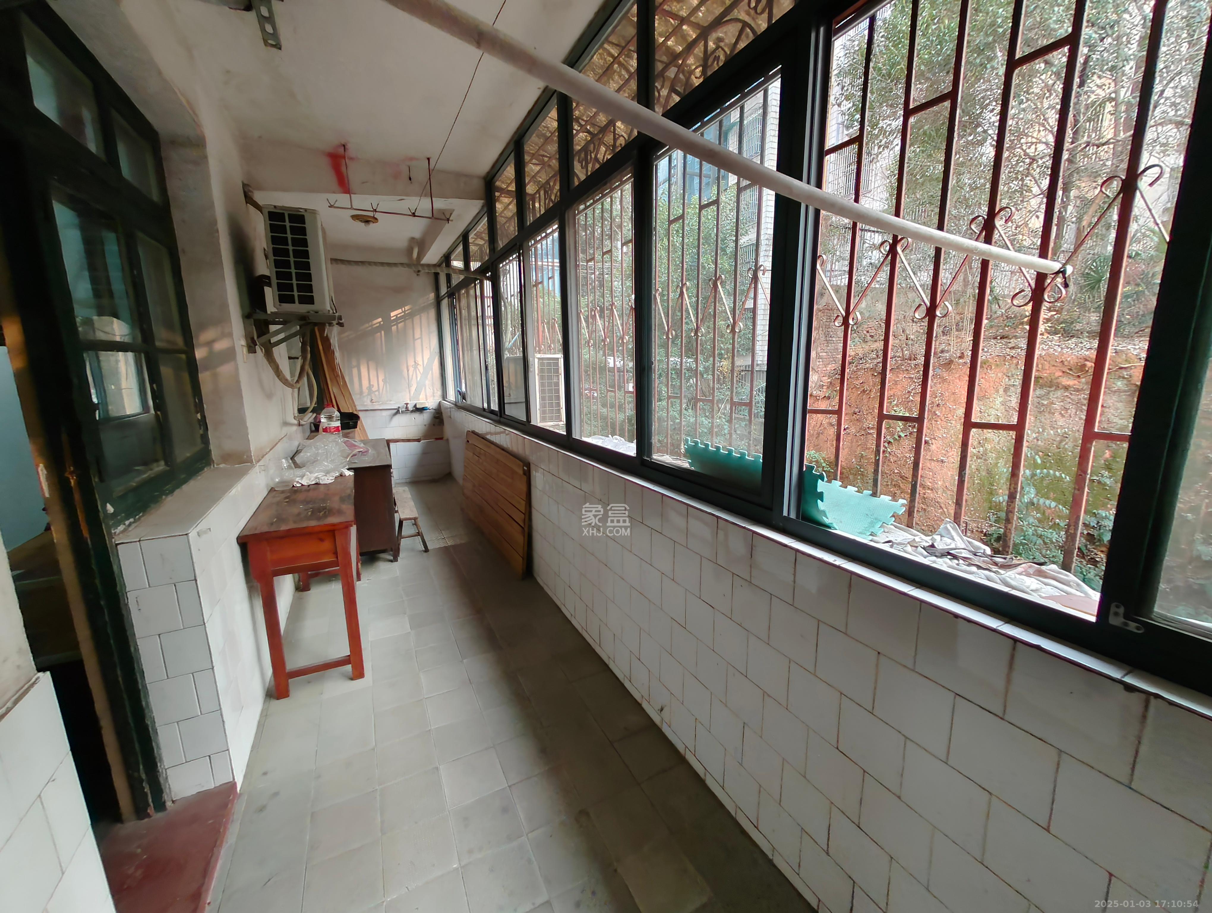 林科大教师单位房 5室2厅1卫 2500.0元/月 林科大教师单位房 5室2厅1卫 2500.0元/月室内图