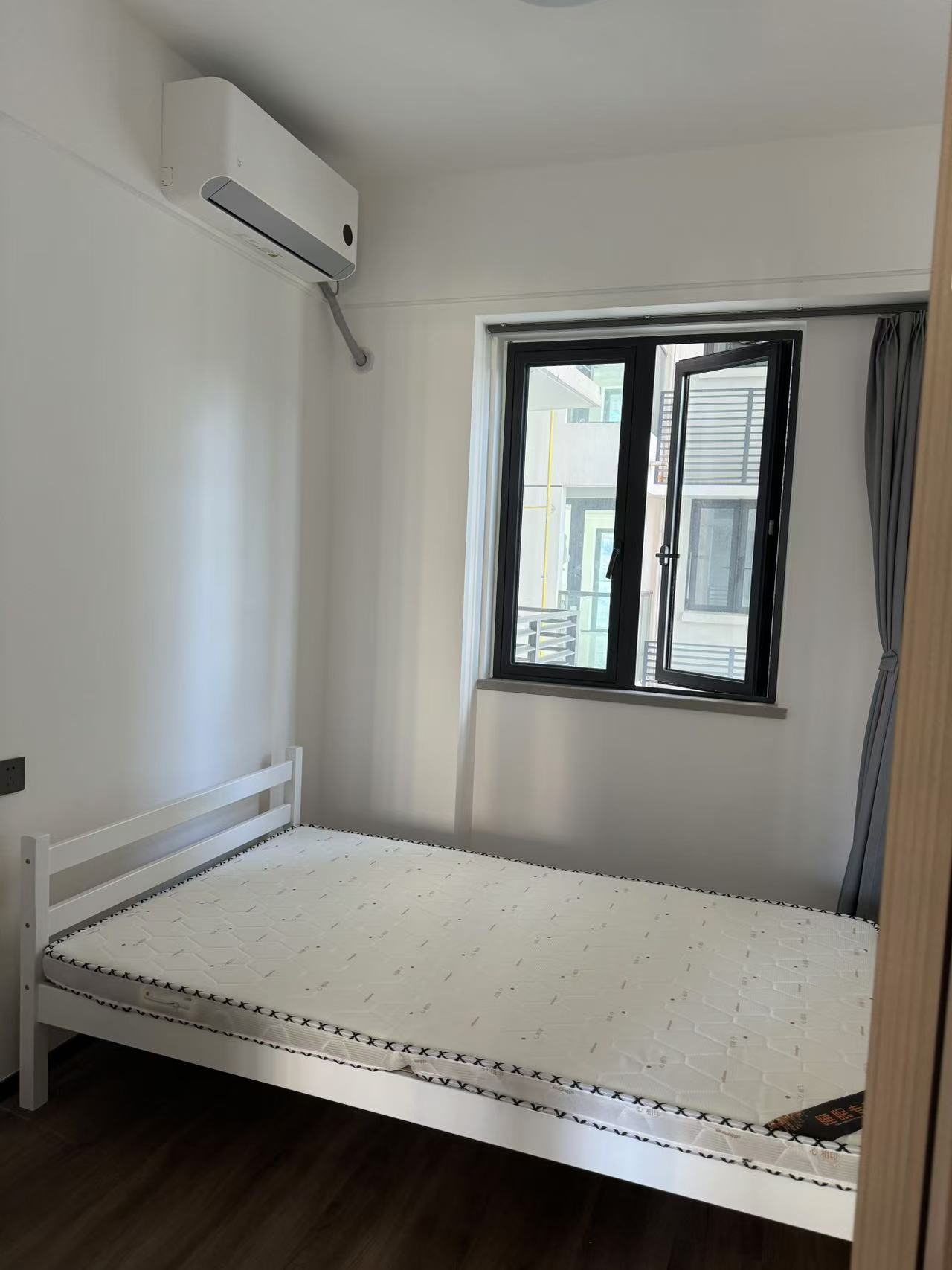 华润中心三期 4室2厅2卫 6500.0元/月 华润中心三期 4室2厅2卫 6500.0元/月室内图