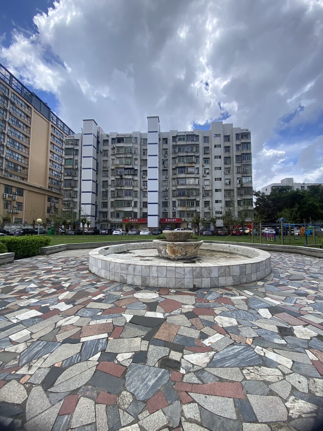 凤翔新村 3室2厅1卫 99.0万 凤翔新村 3室2厅1卫 99.0万客厅