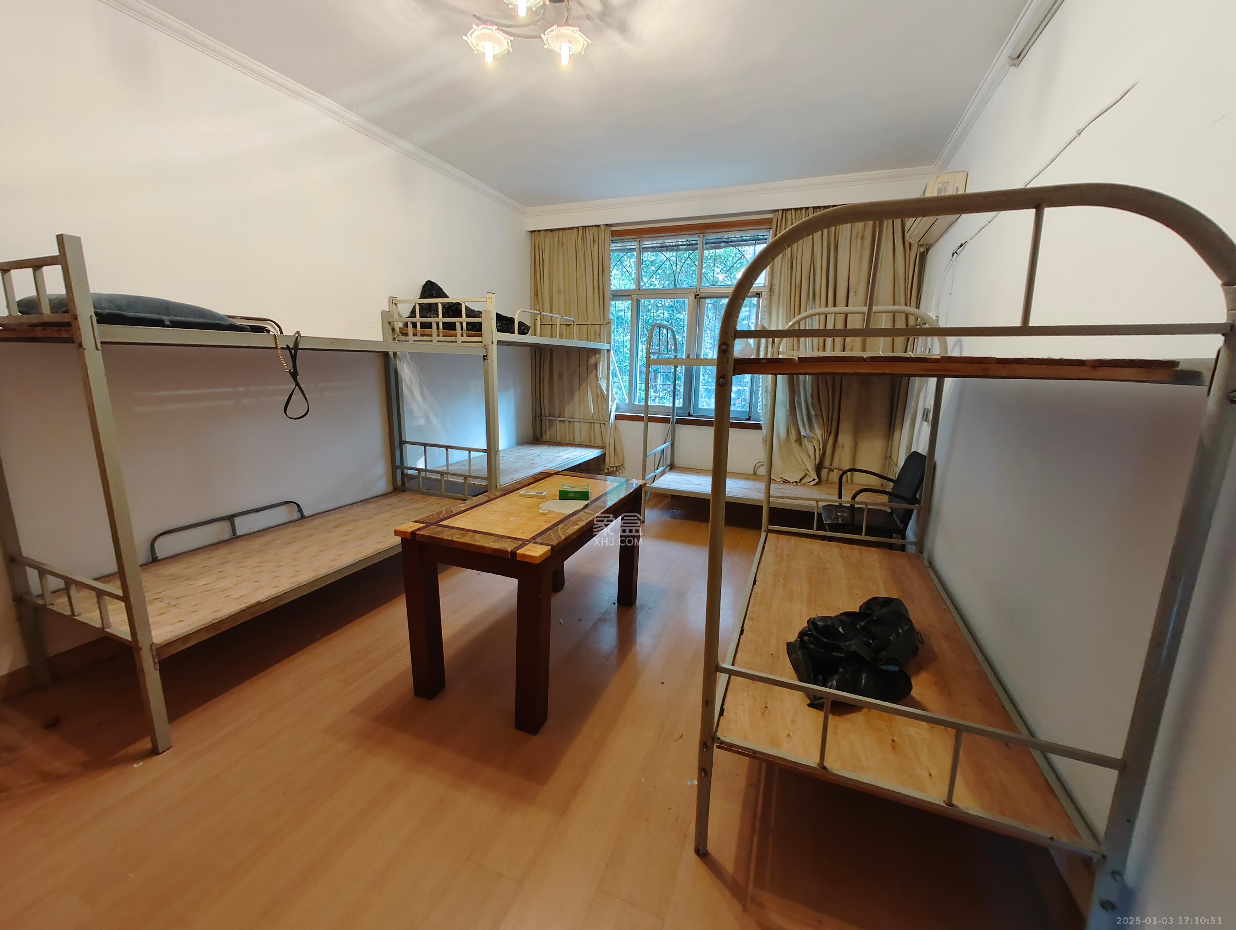 林科大教师单位房 5室2厅1卫 2500.0元/月 林科大教师单位房 5室2厅1卫 2500.0元/月室内图