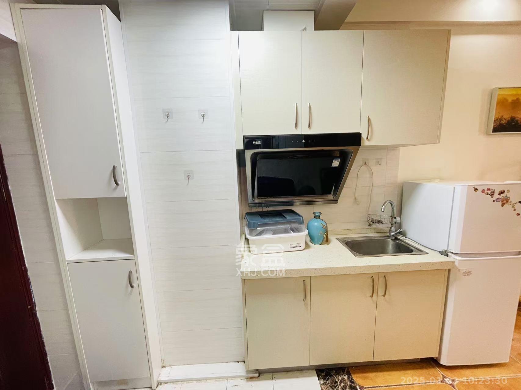 蓝光雍锦阁  1室1厅1卫   1350.00元/月室内图