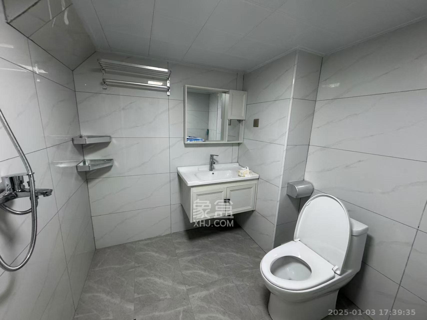 卓越中寰 1室0厅0卫 2500.0元/月 卓越中寰 1室0厅0卫 2500.0元/月室内图