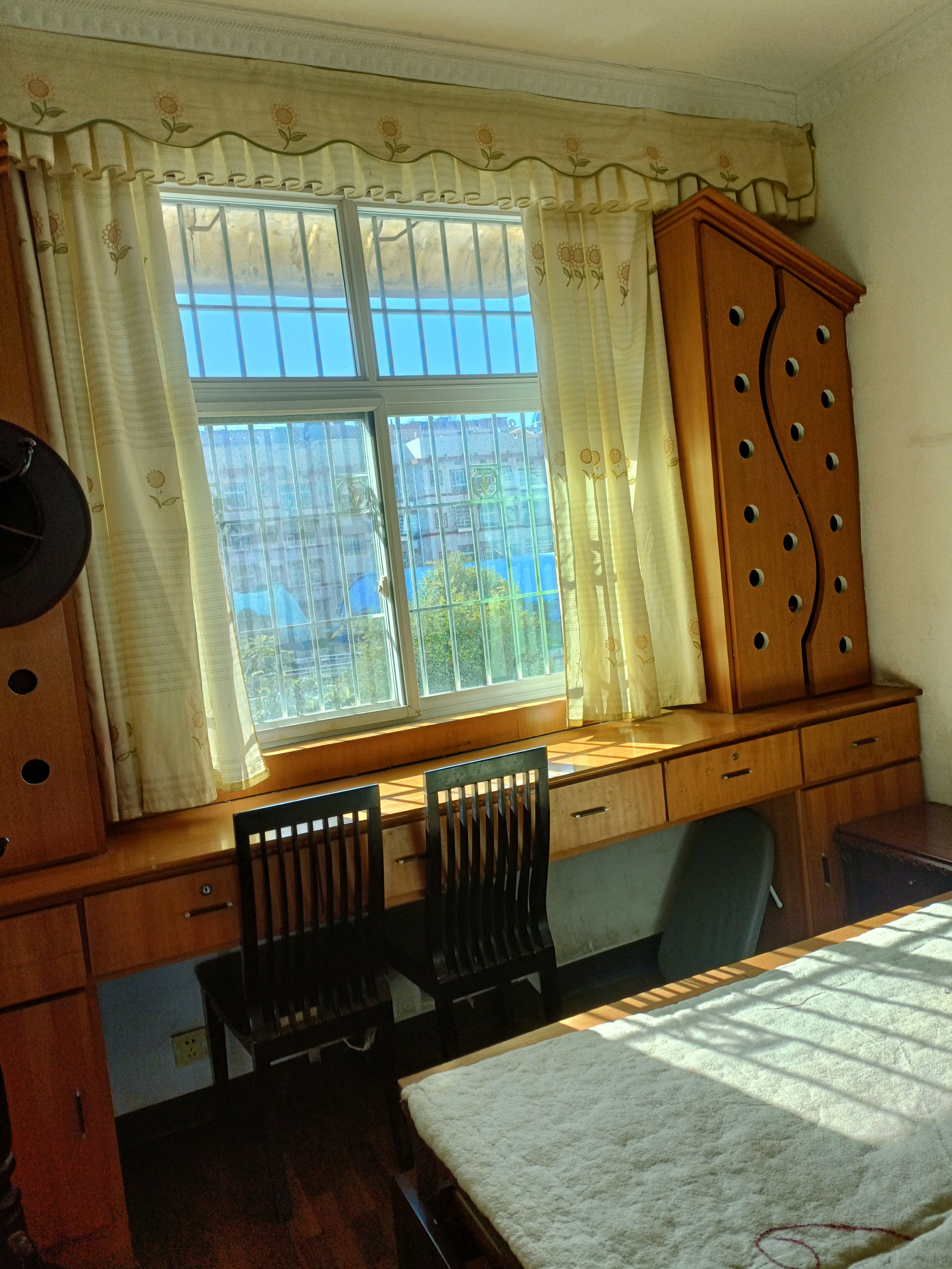 中兴农贸大市场 3室2厅2卫 1000.0元/月 中兴农贸大市场 3室2厅2卫 1000.0元/月室内图