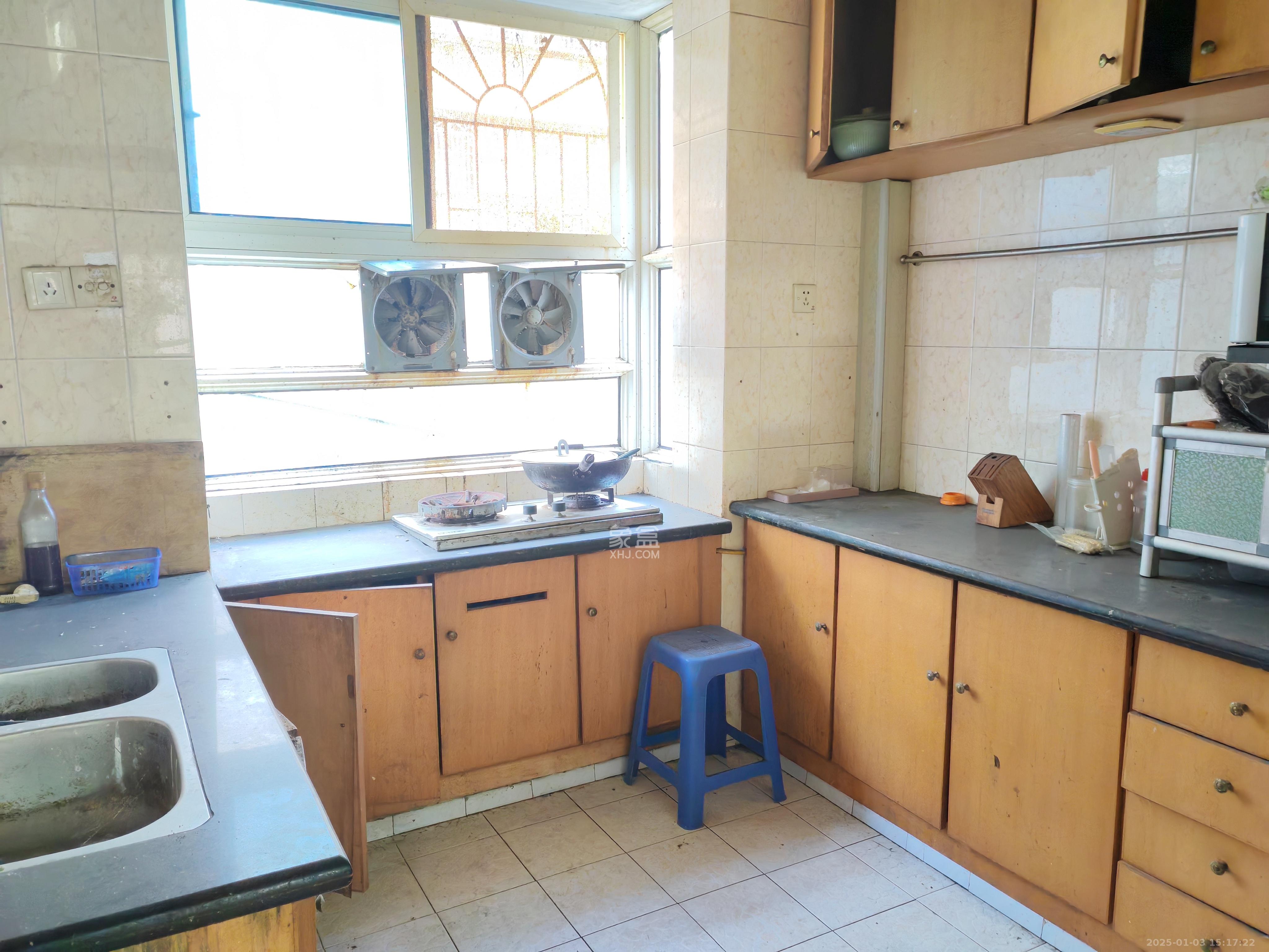 荷花园电信宿舍(天辰荷花苑)  2室2厅1卫    1900.0元/月 荷花园电信宿舍(天辰荷花苑)  2室2厅1卫    1900.0元/月室内图