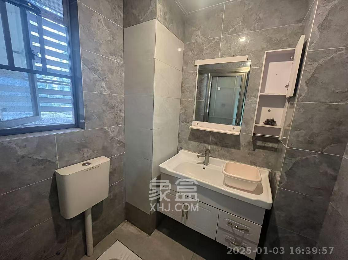泰龙华府  2室1厅1卫   1600.00元/月室内图