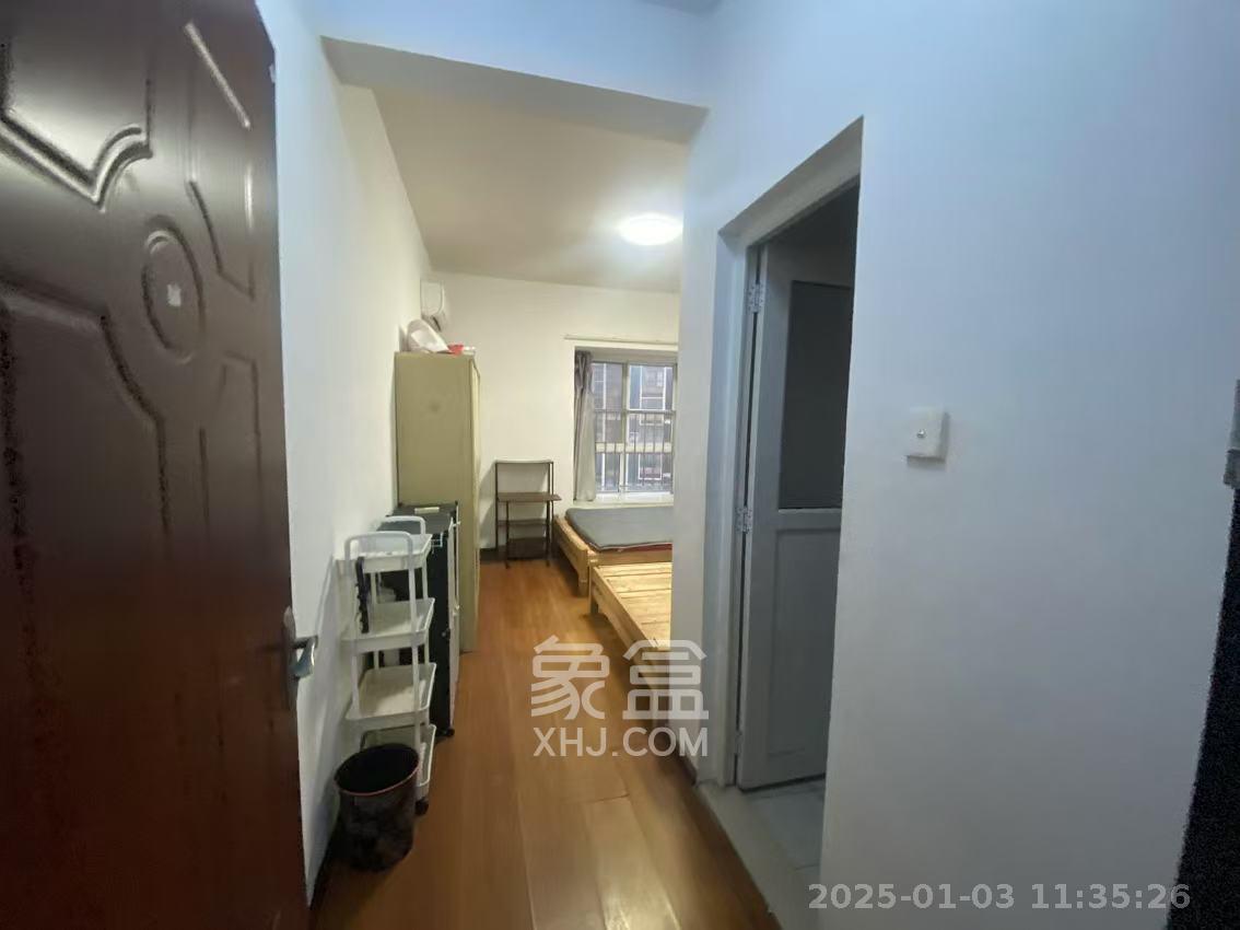 湘府十城(汇财御景湾新寓,汇财国际)  3室2厅1卫    1700.0元/月 湘府十城(汇财御景湾新寓,汇财国际)  3室2厅1卫    1700.0元/月室内图