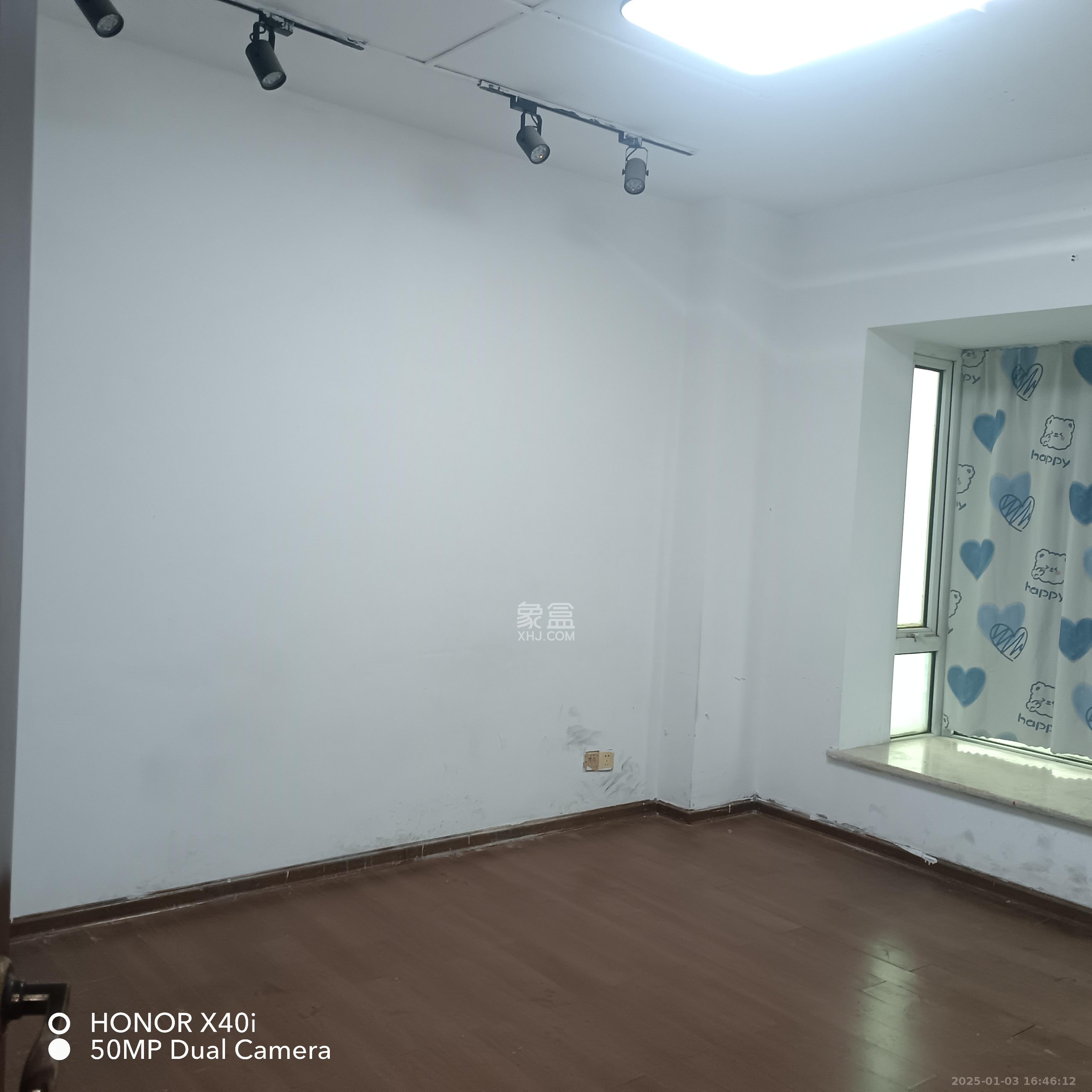 佳天国际新城 3室1厅1卫 2700.0元/月 佳天国际新城 3室1厅1卫 2700.0元/月室内图