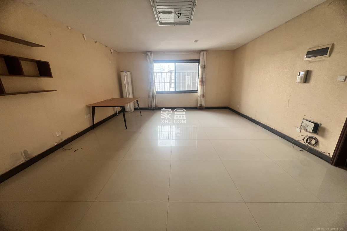 盛德碧瑞庭 3室2厅2卫 2200.0元/月 盛德碧瑞庭 3室2厅2卫 2200.0元/月室内图