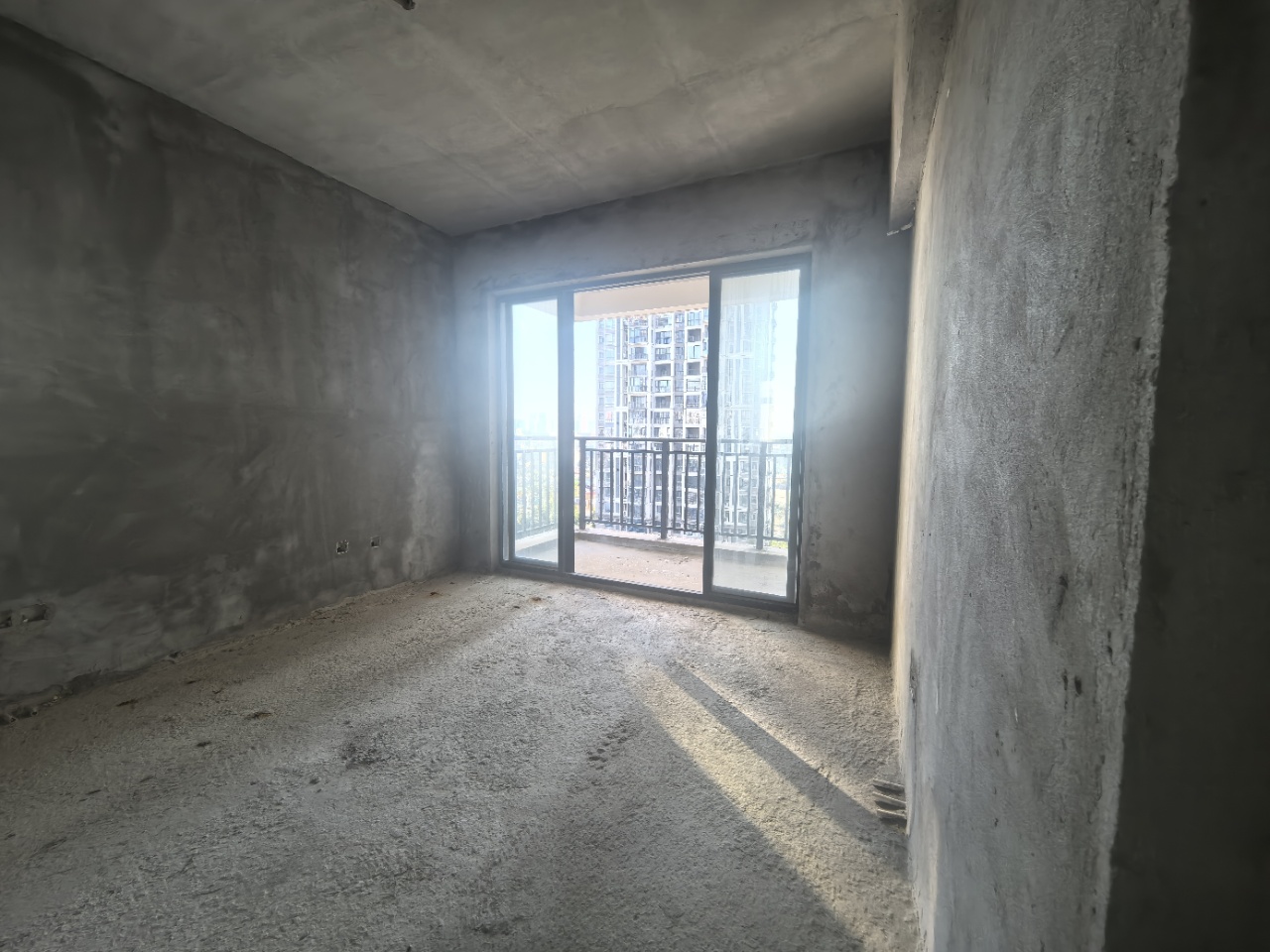 五源河公寓C区  3室2厅2卫    175.0万 五源河公寓C区  3室2厅2卫    175.0万室内图