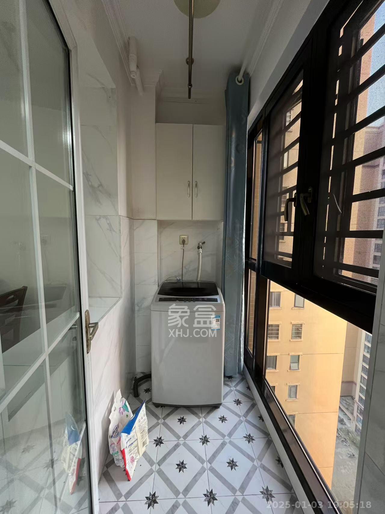 洋湖明园一期  3室1厅2卫   2500.00元/月室内图