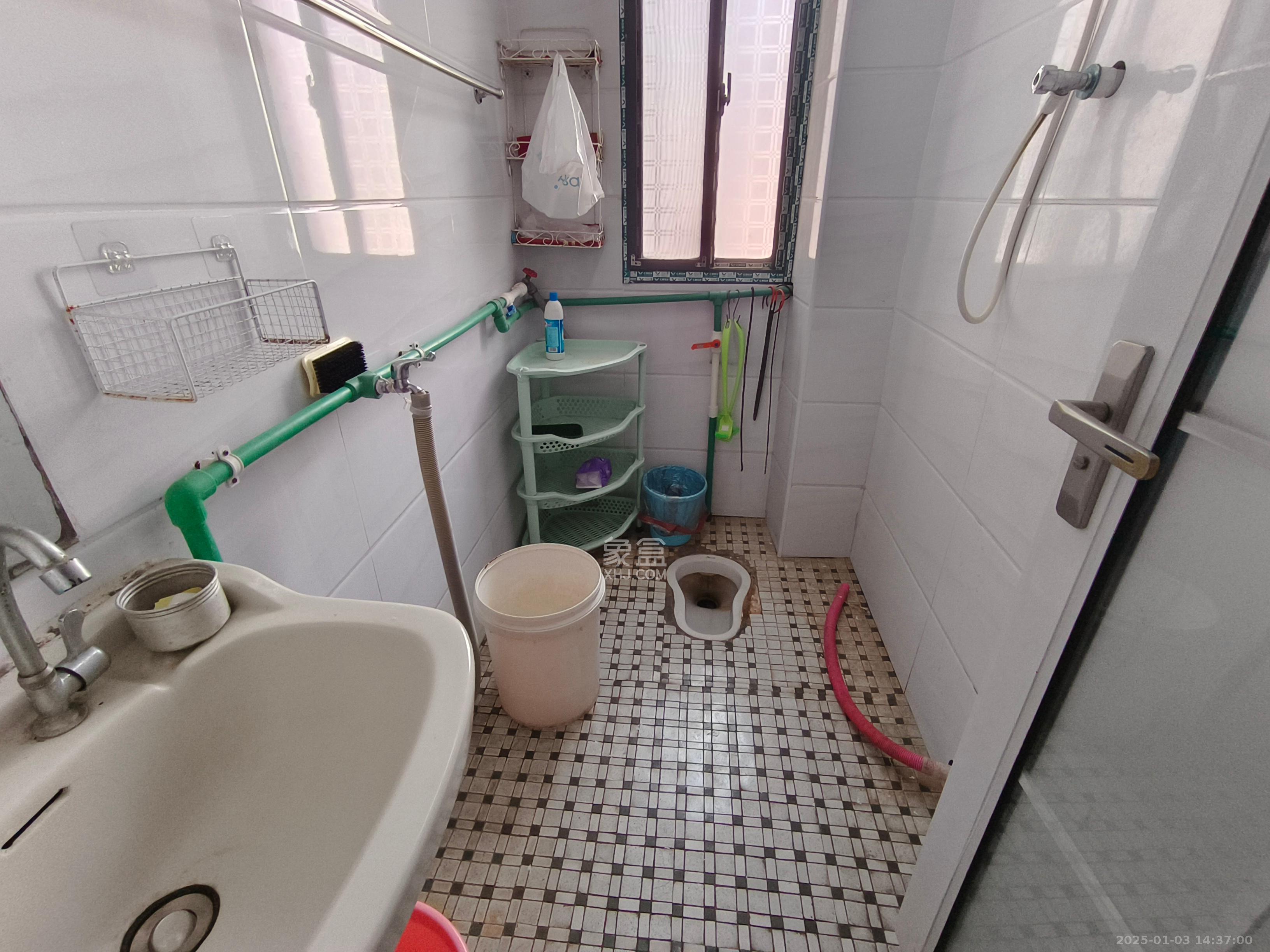 红旗区二片 2室1厅1卫 1600.0元/月 红旗区二片 2室1厅1卫 1600.0元/月室内图