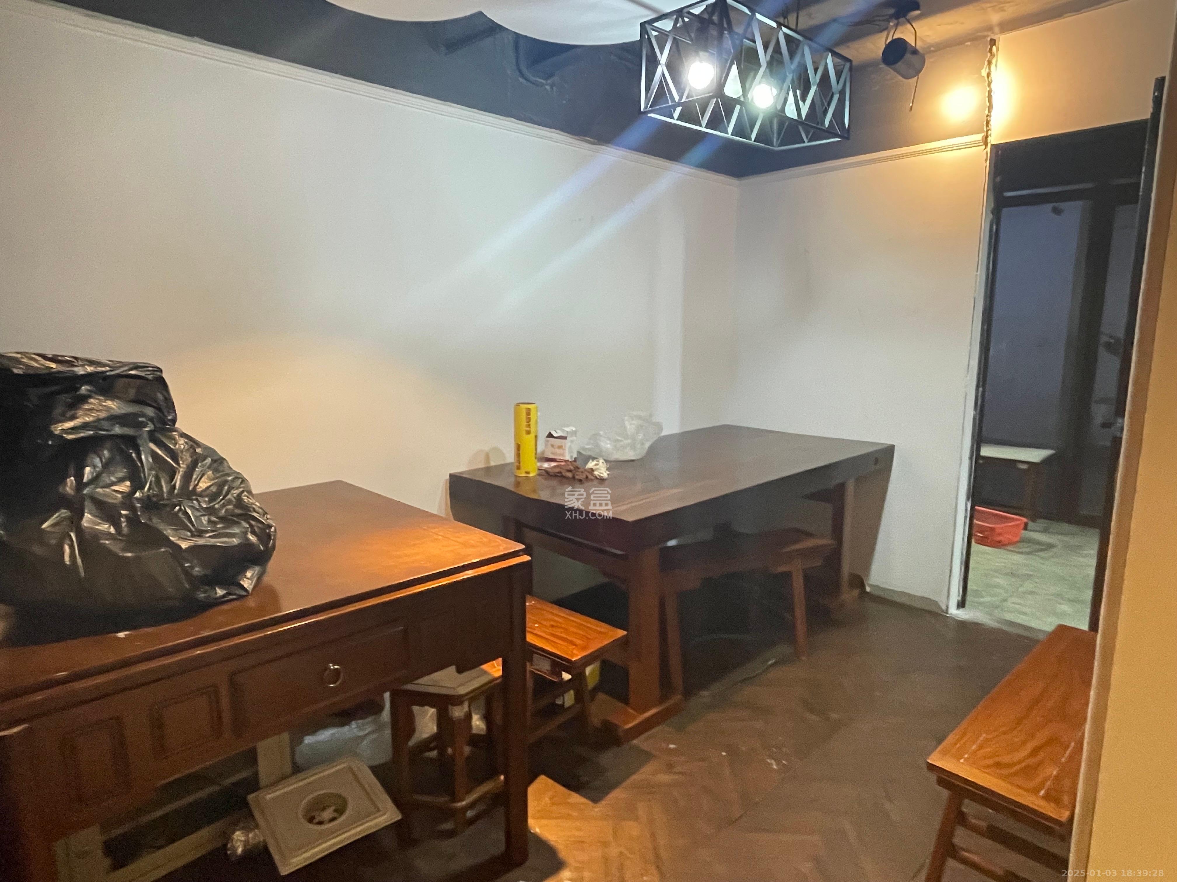 郡原广场   480.0㎡     18000.00元/月室内图