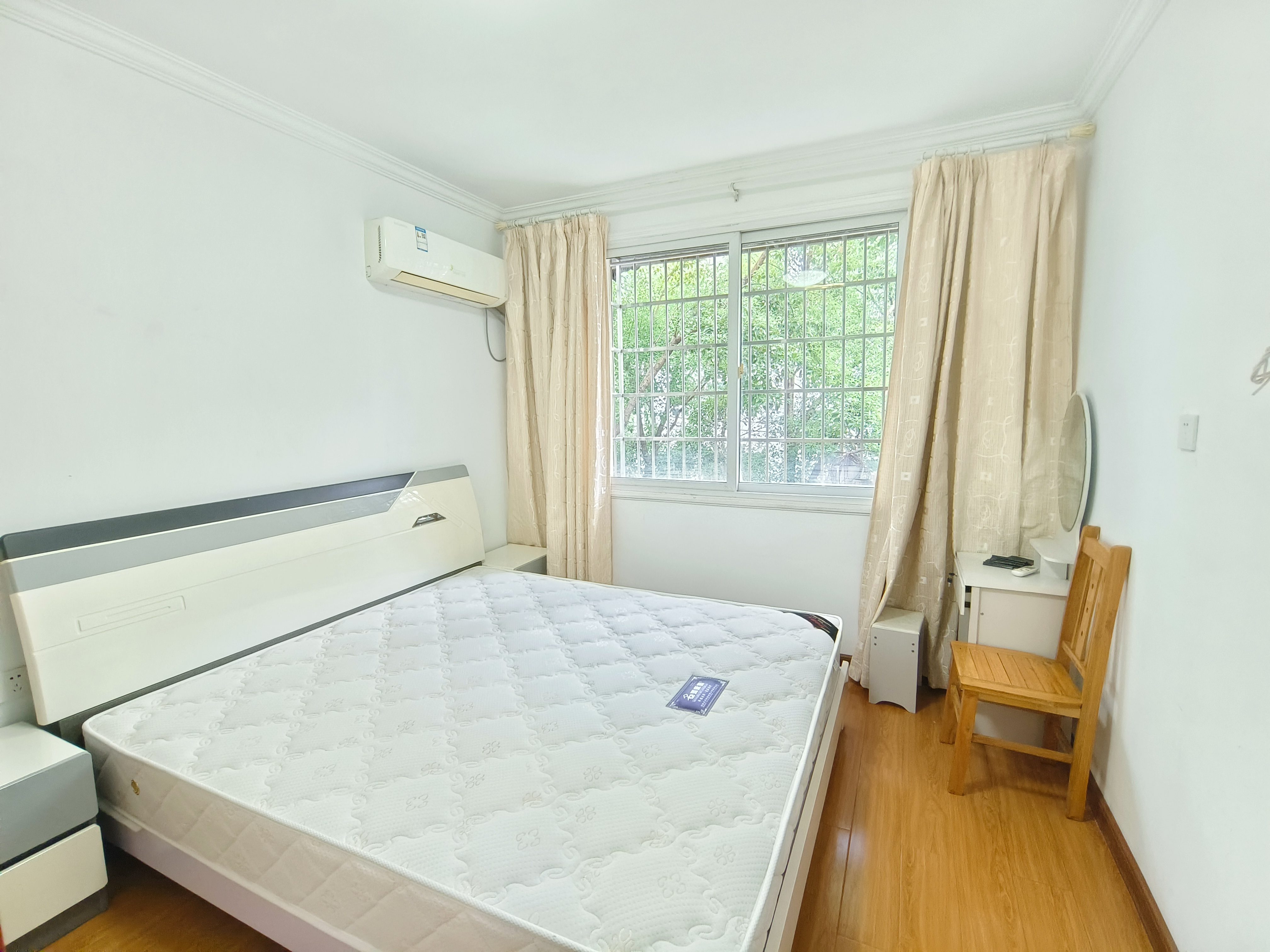 紫桥小区  2室2厅1卫    1000.0元/月 紫桥小区  2室2厅1卫    1000.0元/月室内图