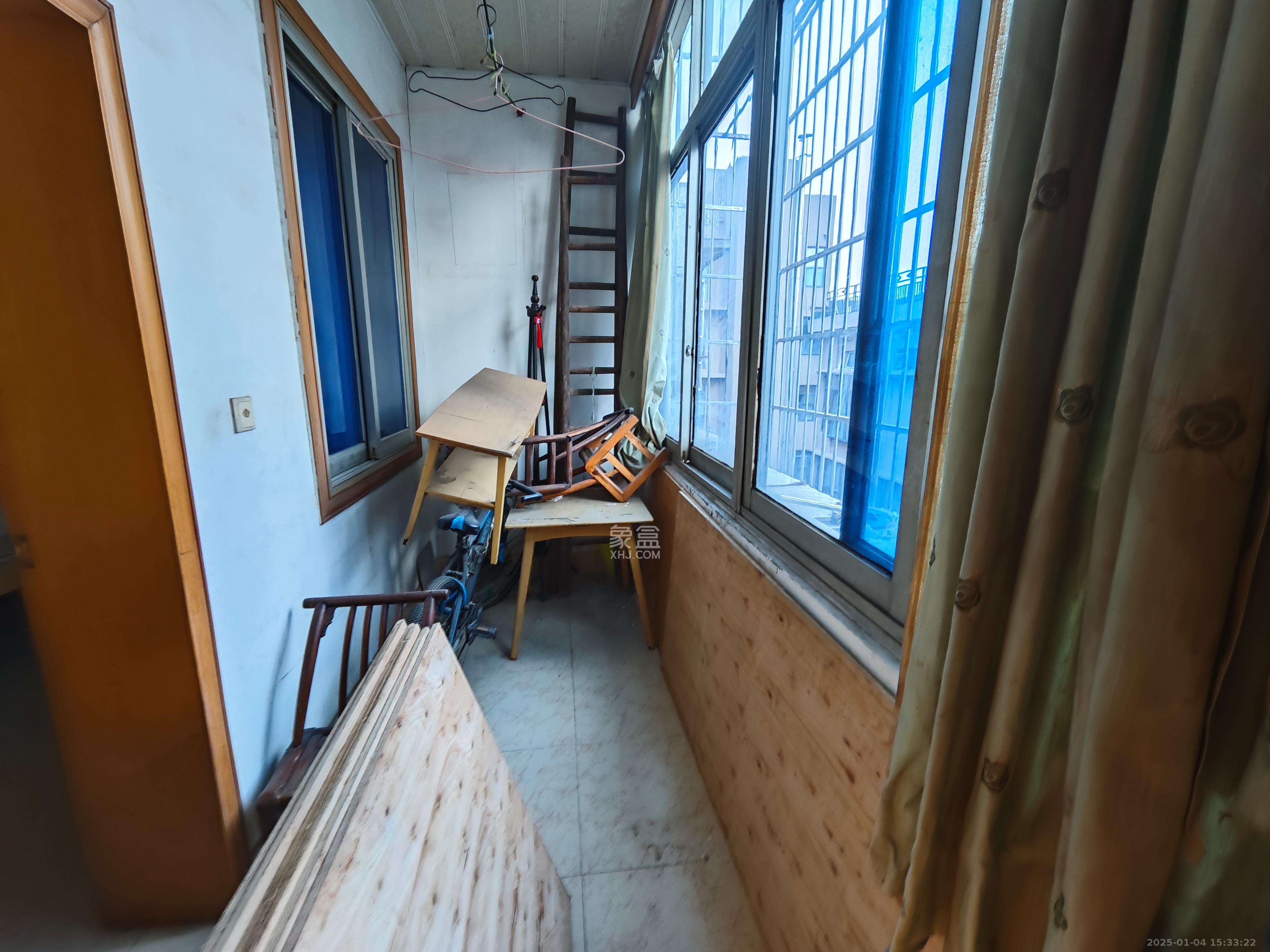 留芳岭社区 3室1厅1卫 2000.0元/月 留芳岭社区 3室1厅1卫 2000.0元/月室内图