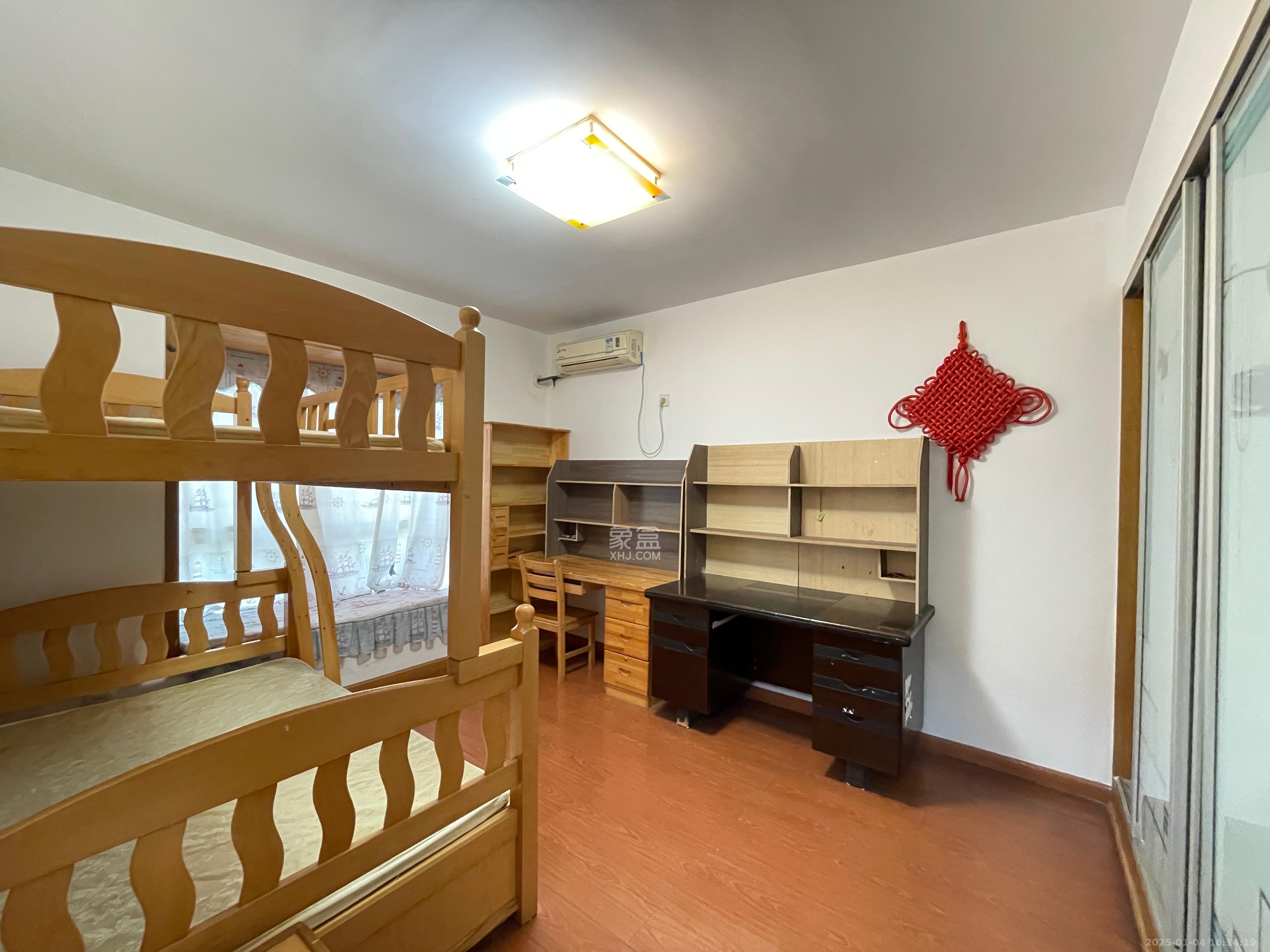 麓谷E家人  3室2厅2卫   2200.00元/月室内图
