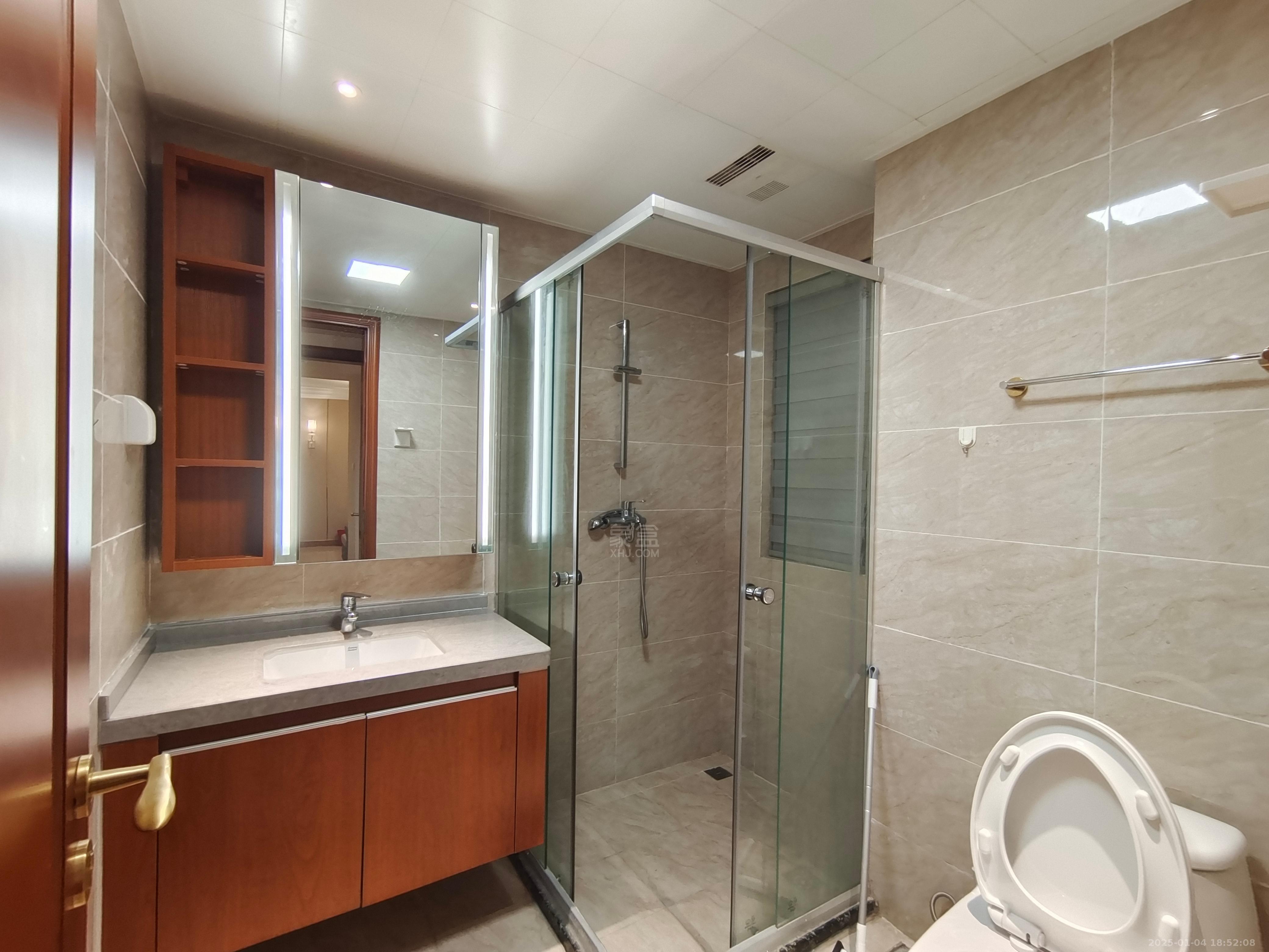 恒大华府 3室2厅1卫 2000.0元/月 恒大华府 3室2厅1卫 2000.0元/月室内图