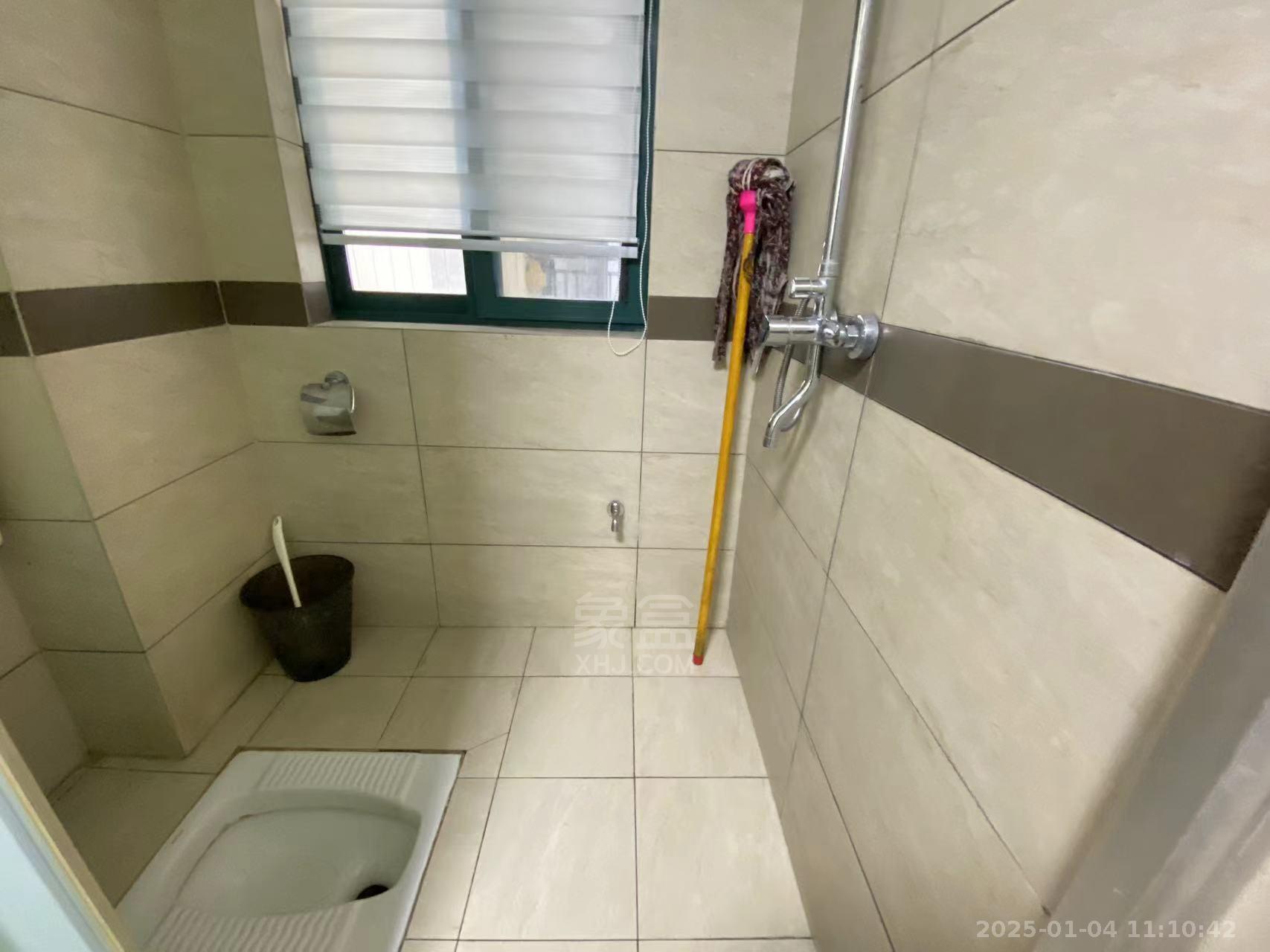 经世皇城  3室2厅1卫    2000.0元/月 经世皇城  3室2厅1卫    2000.0元/月室内图