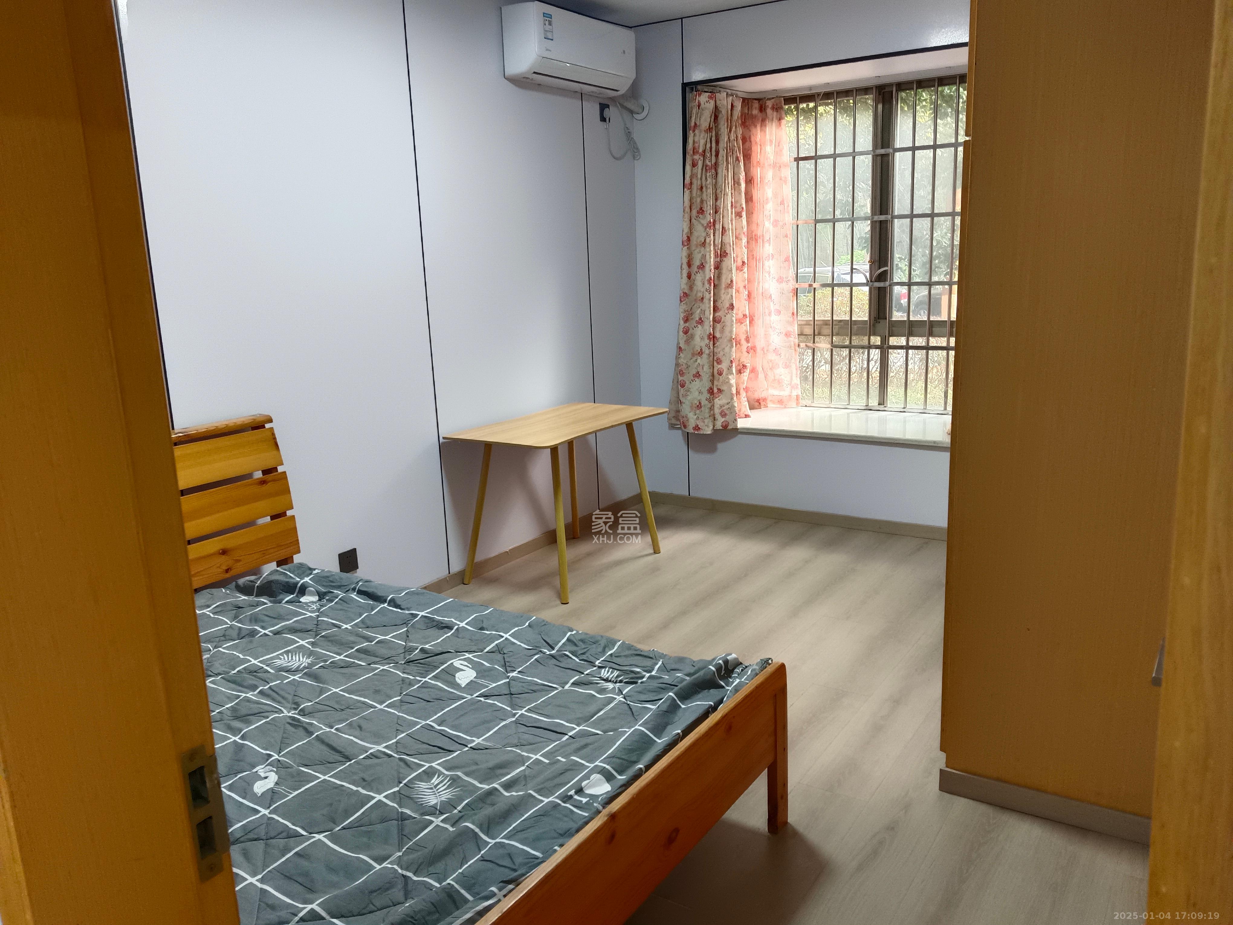金色比华利  3室2厅2卫   2200.00元/月室内图