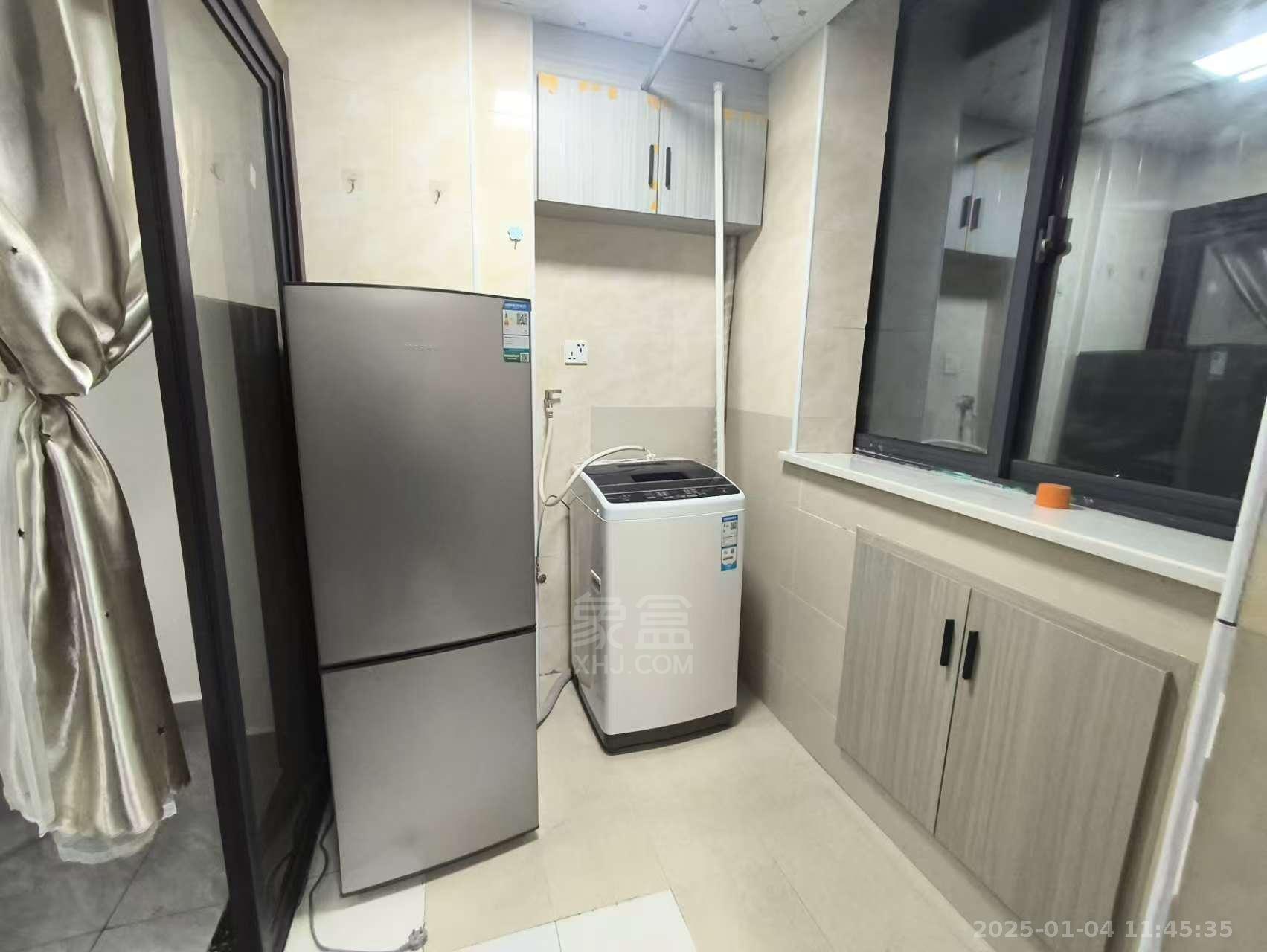 东城商业广场(东成) 1室1厅1卫 1300.0元/月 东城商业广场(东成) 1室1厅1卫 1300.0元/月室内图