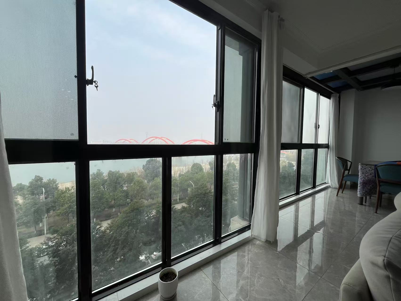 太一御江城  3室2厅2卫    85.8万 太一御江城  3室2厅2卫    85.8万客厅