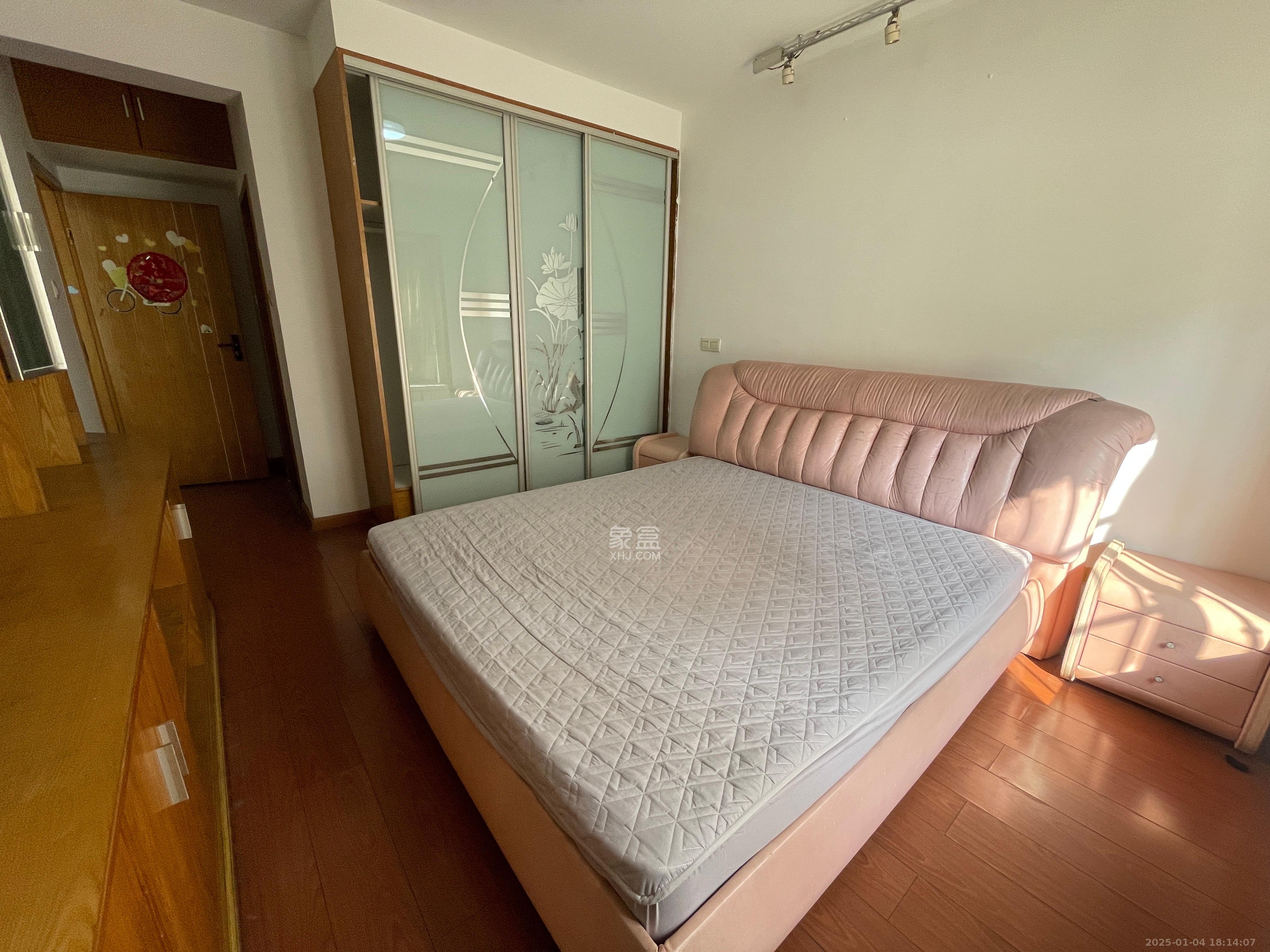 麓谷E家人  3室2厅2卫   2200.00元/月室内图