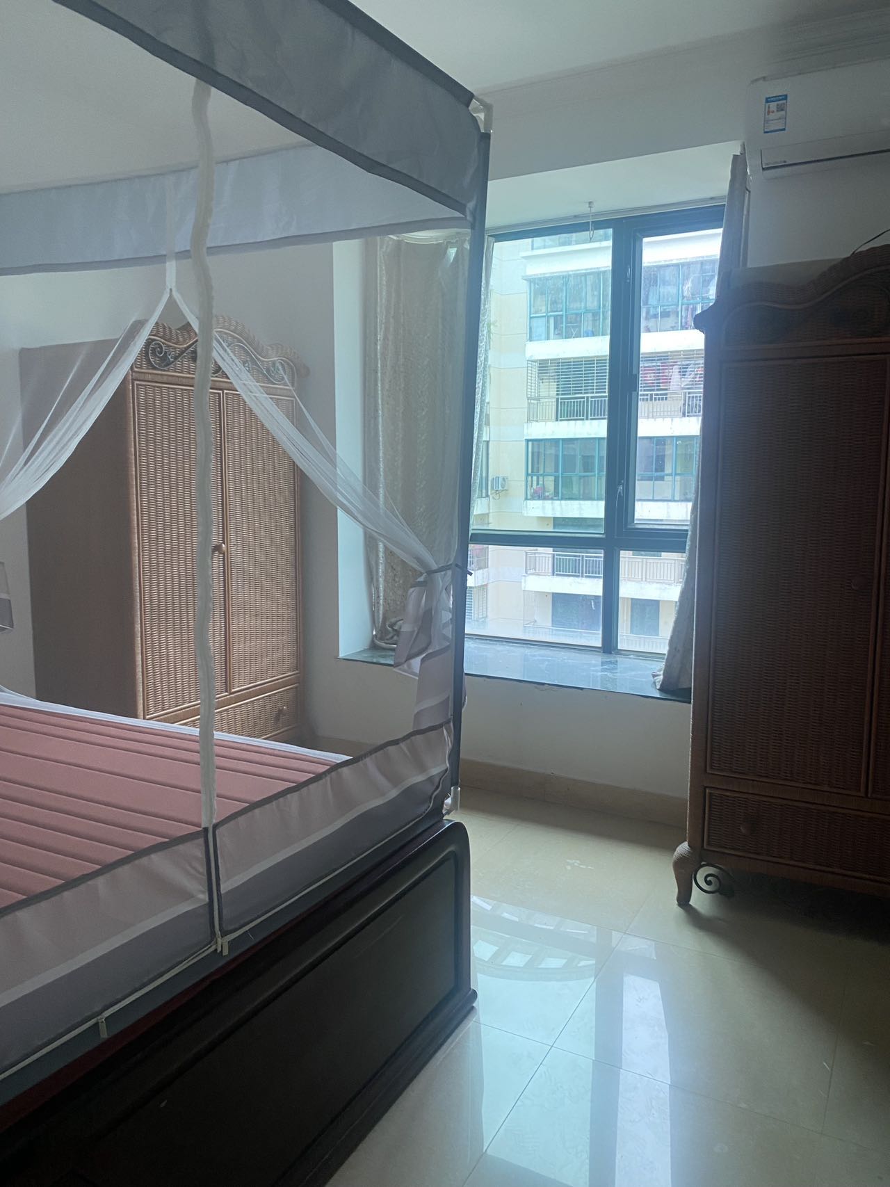 一品水苑 4室2厅2卫 288.0万 一品水苑 4室2厅2卫 288.0万室内图