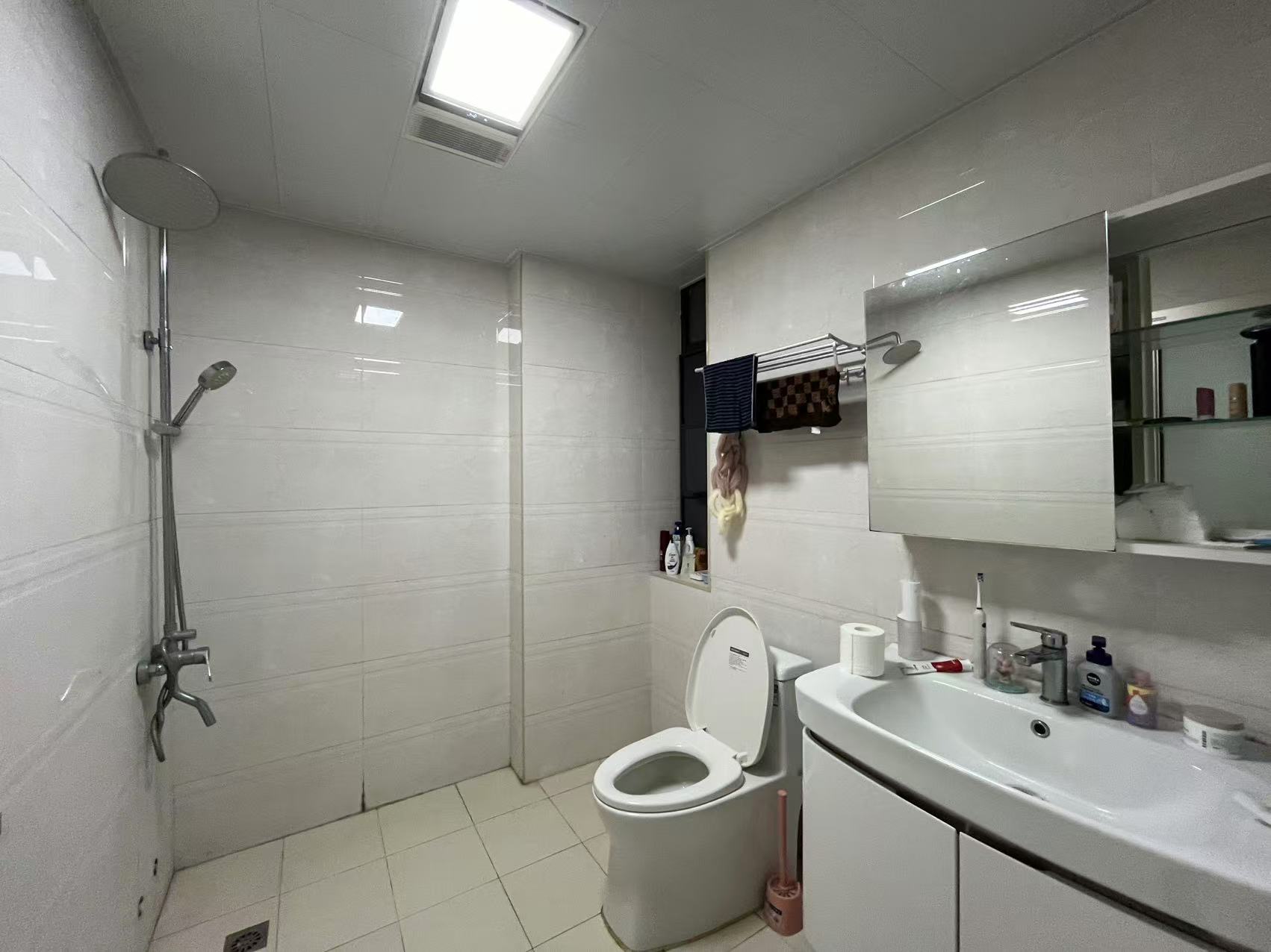 太一御江城  3室2厅2卫    85.8万 太一御江城  3室2厅2卫    85.8万客厅