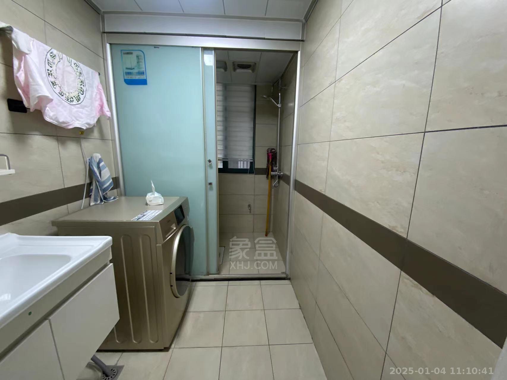 经世皇城  3室2厅1卫    2000.0元/月 经世皇城  3室2厅1卫    2000.0元/月室内图