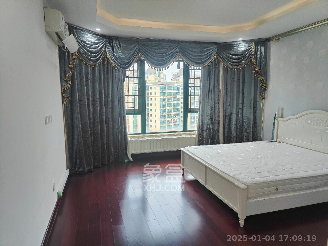 恒大城  4室2厅2卫    3200.0元/月 恒大城  4室2厅2卫    3200.0元/月室内图