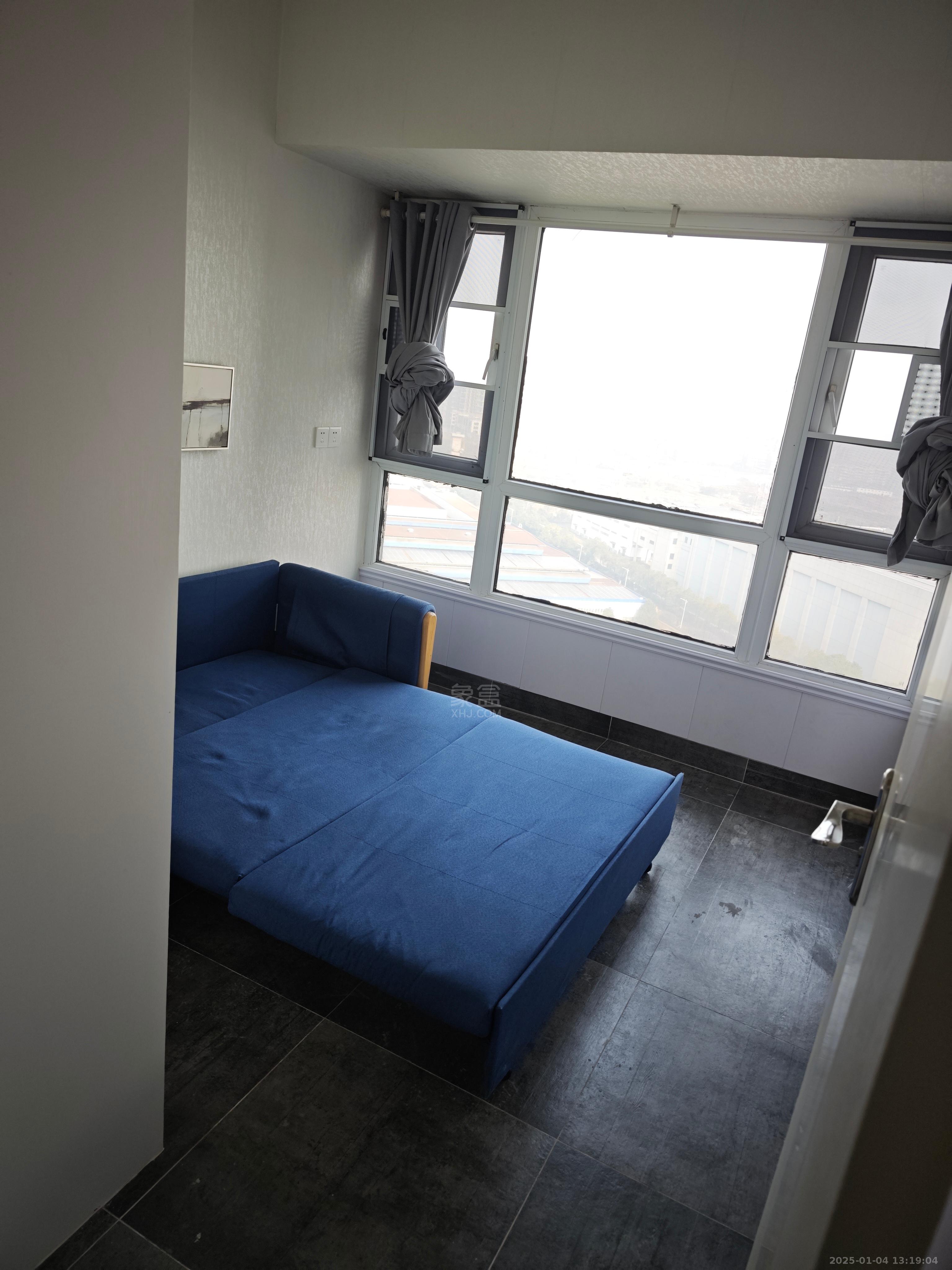 美的城三期  3室1厅1卫   2200.00元/月室内图1