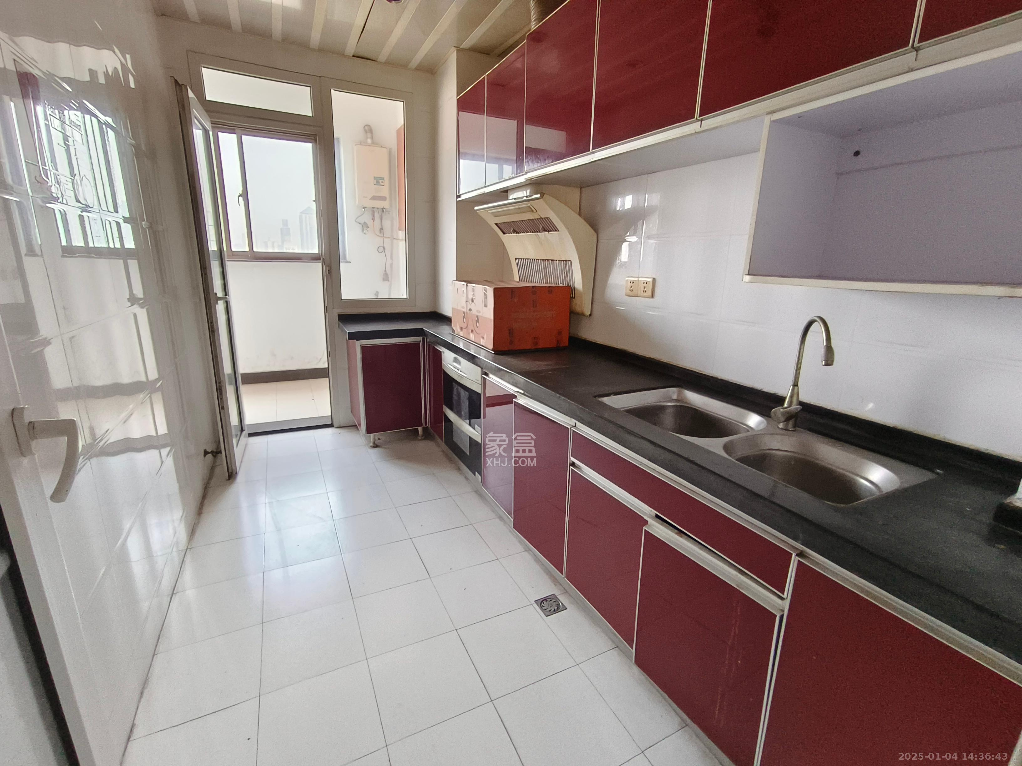 巴黎香榭  4室2厅2卫    4500.0元/月 巴黎香榭  4室2厅2卫    4500.0元/月室内图