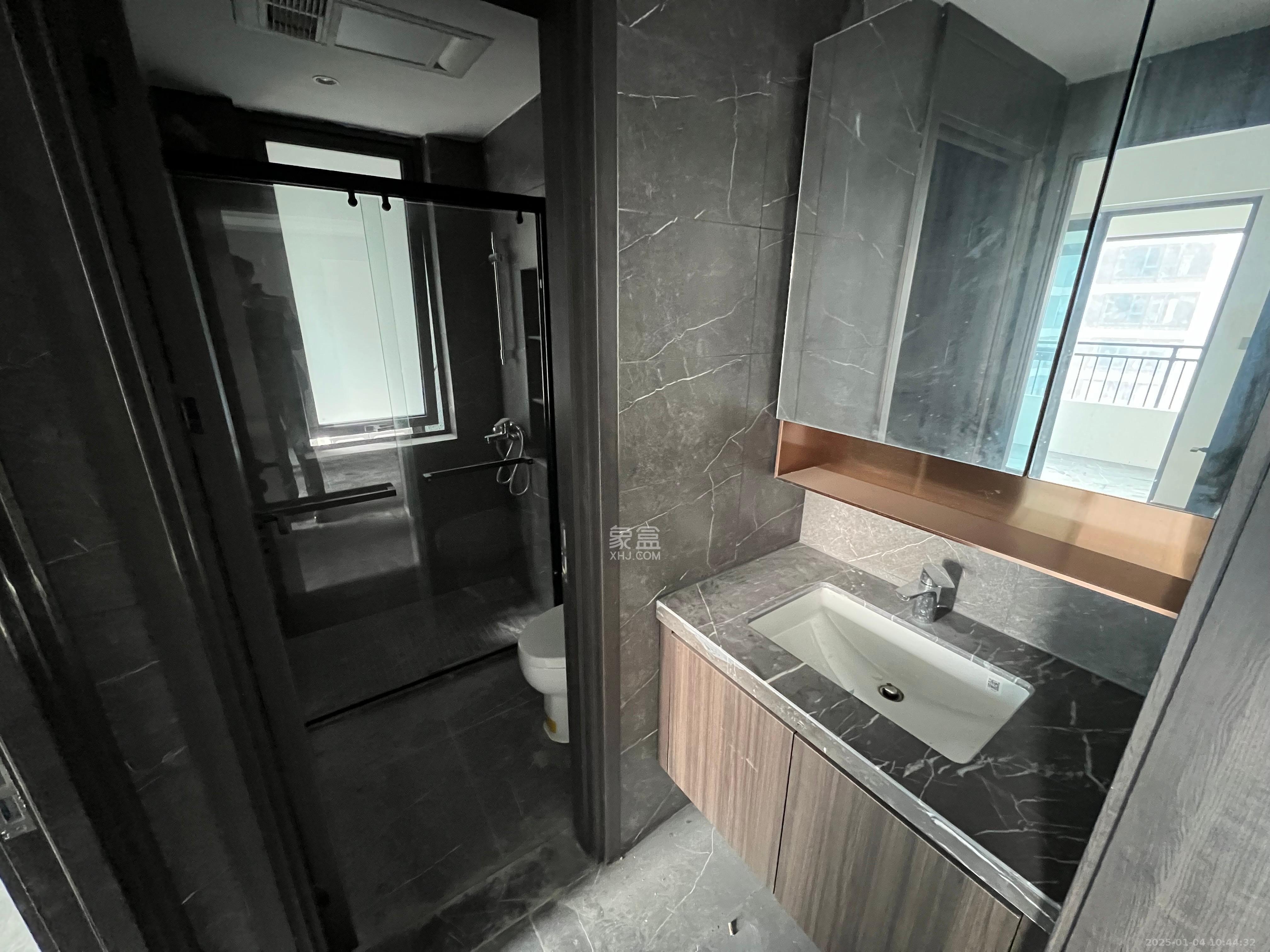 绿地麓云国际一期 3室2厅2卫 4500.0元/月 绿地麓云国际一期 3室2厅2卫 4500.0元/月室内图