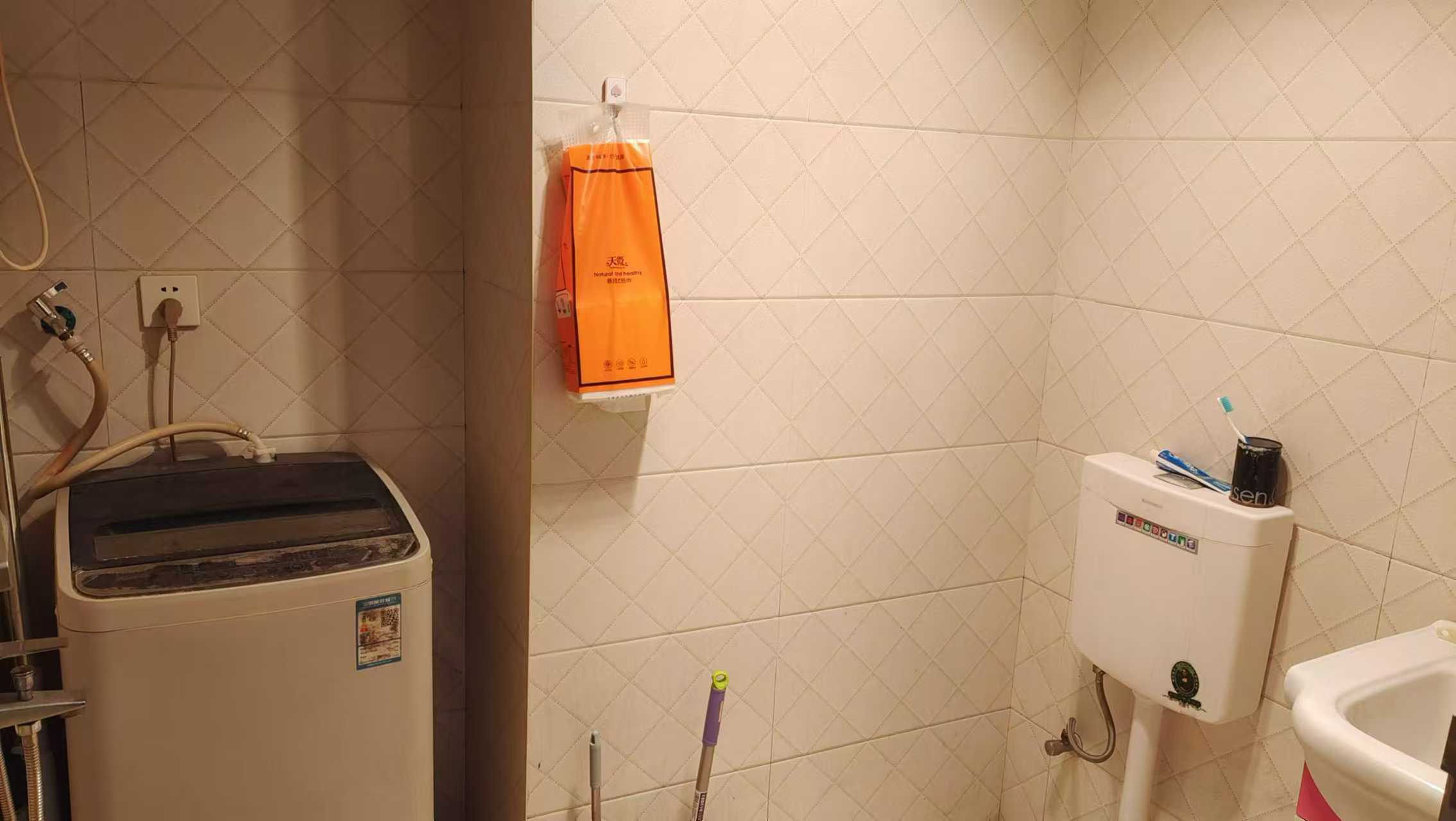 康城上品 1室1厅1卫 1000.0元/月 康城上品 1室1厅1卫 1000.0元/月室内图