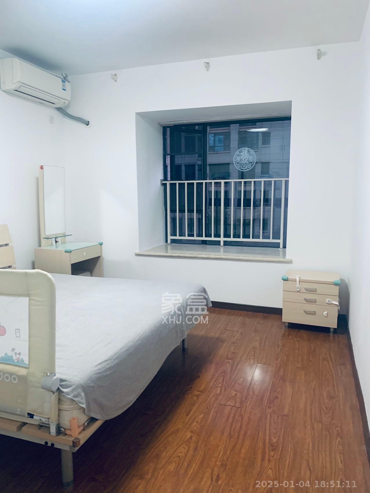 保利麓谷林语B区  3室2厅1卫   2800.00元/月室内图