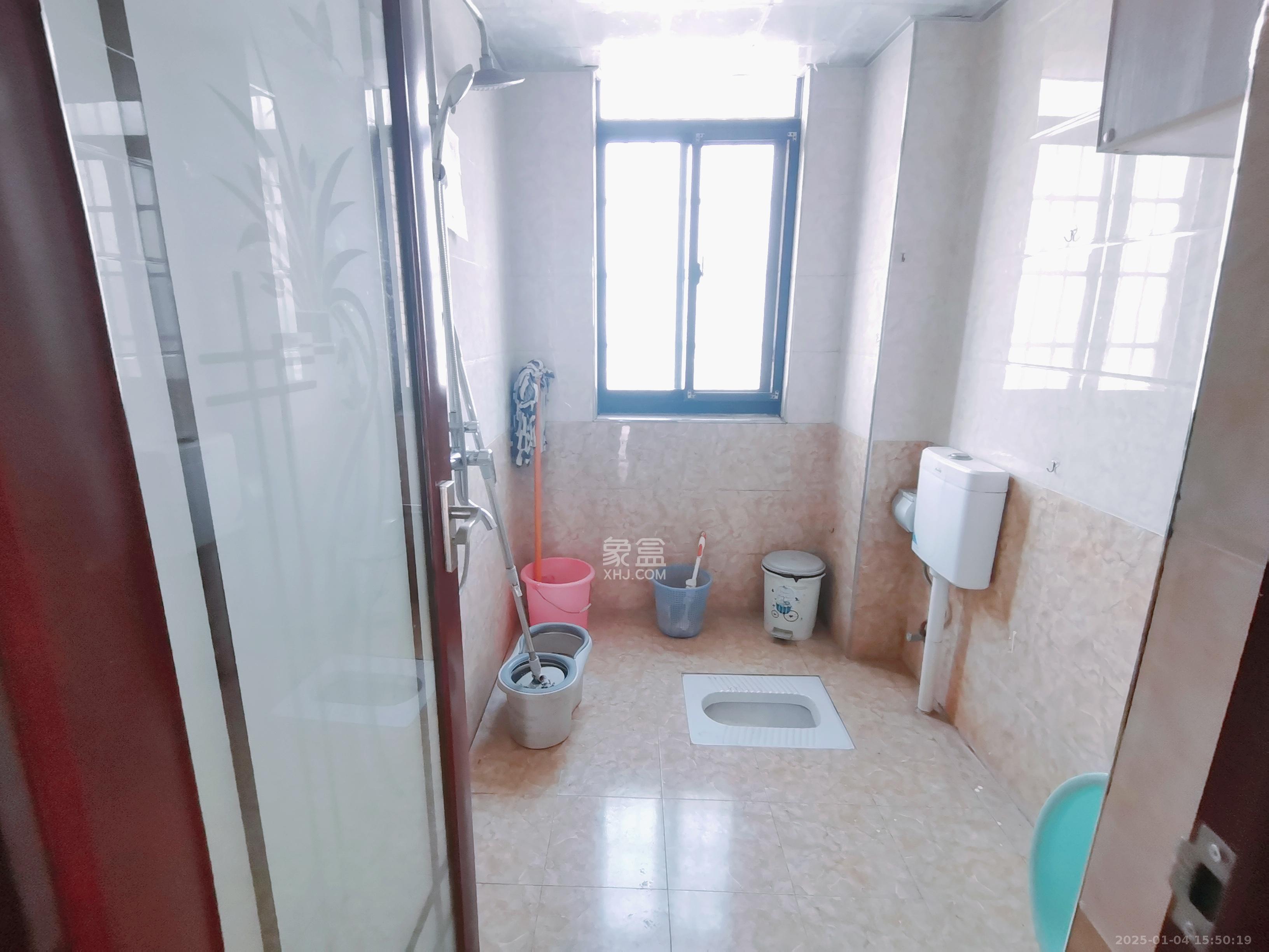 金牛小区  3室2厅1卫    2200.0元/月 金牛小区  3室2厅1卫    2200.0元/月室内图