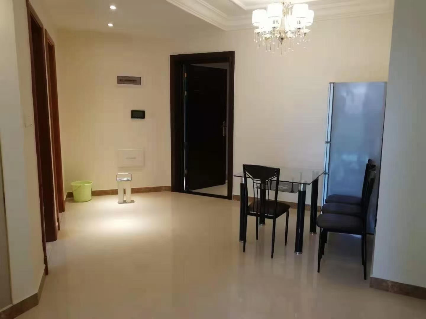 恒大绿洲 3室2厅2卫 2400.0元/月 恒大绿洲 3室2厅2卫 2400.0元/月室内图