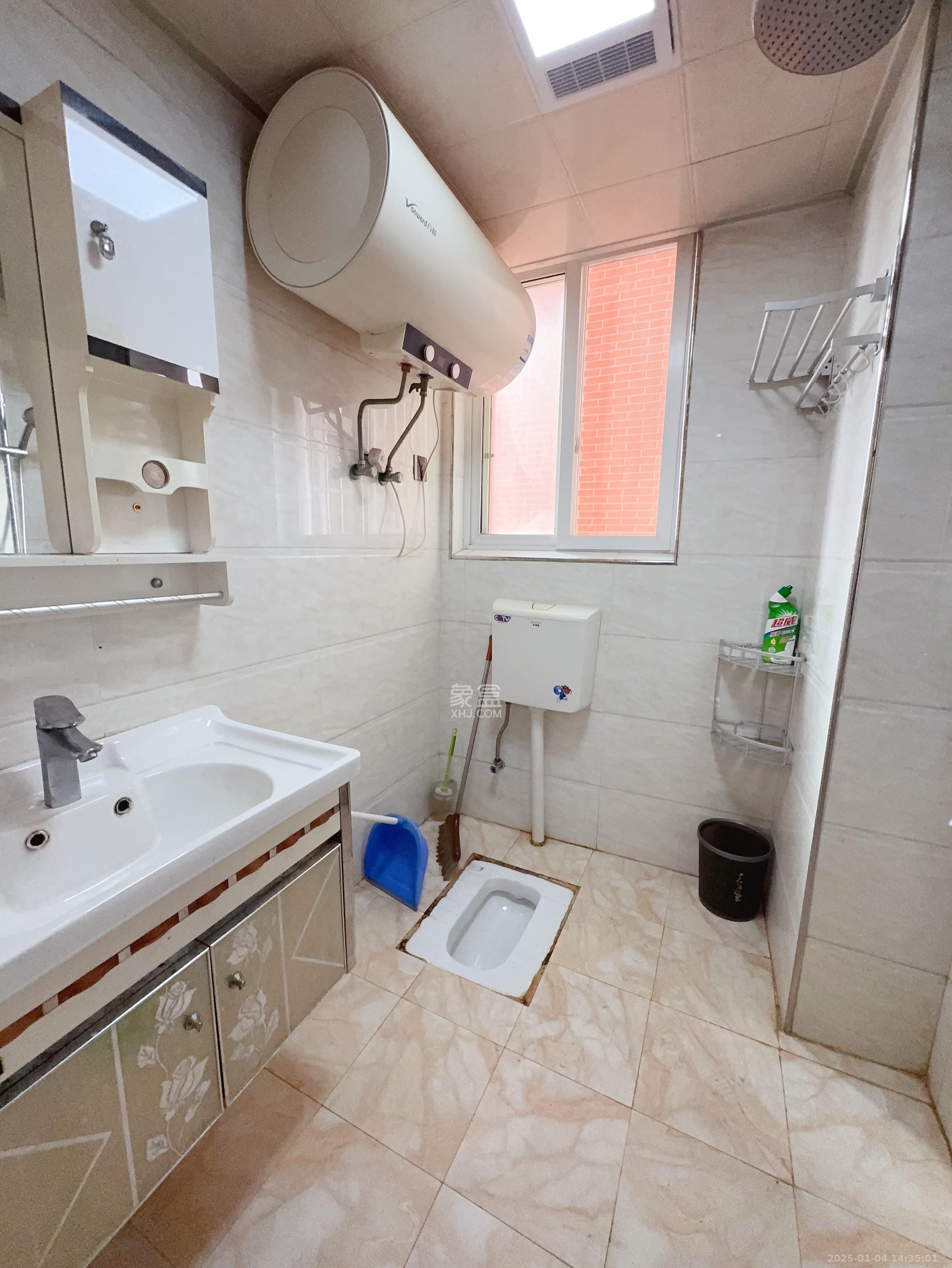 山水英伦  3室2厅2卫    2500.0元/月 山水英伦  3室2厅2卫    2500.0元/月室内图