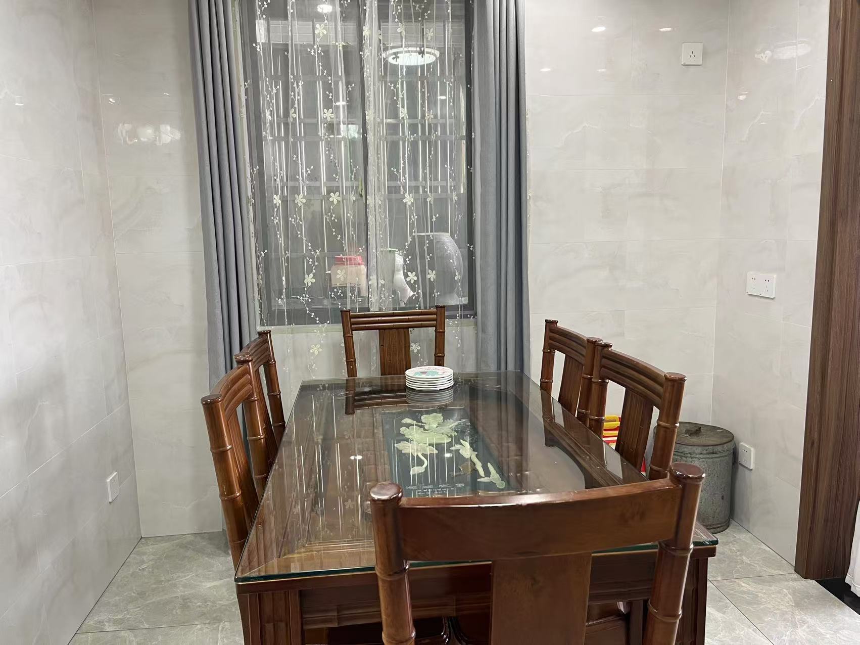 太一御江城  3室2厅2卫    85.8万 太一御江城  3室2厅2卫    85.8万客厅