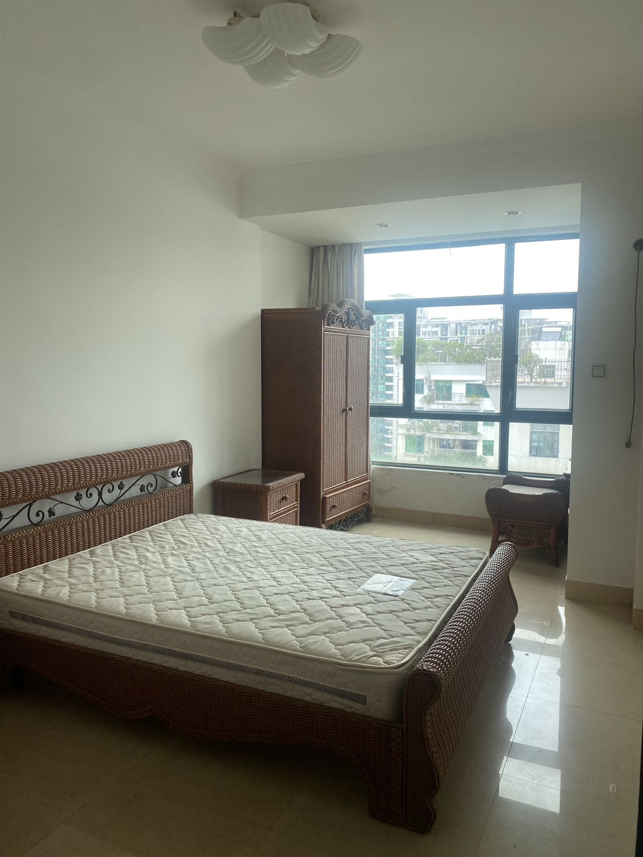 一品水苑 4室2厅2卫 288.0万 一品水苑 4室2厅2卫 288.0万室内图