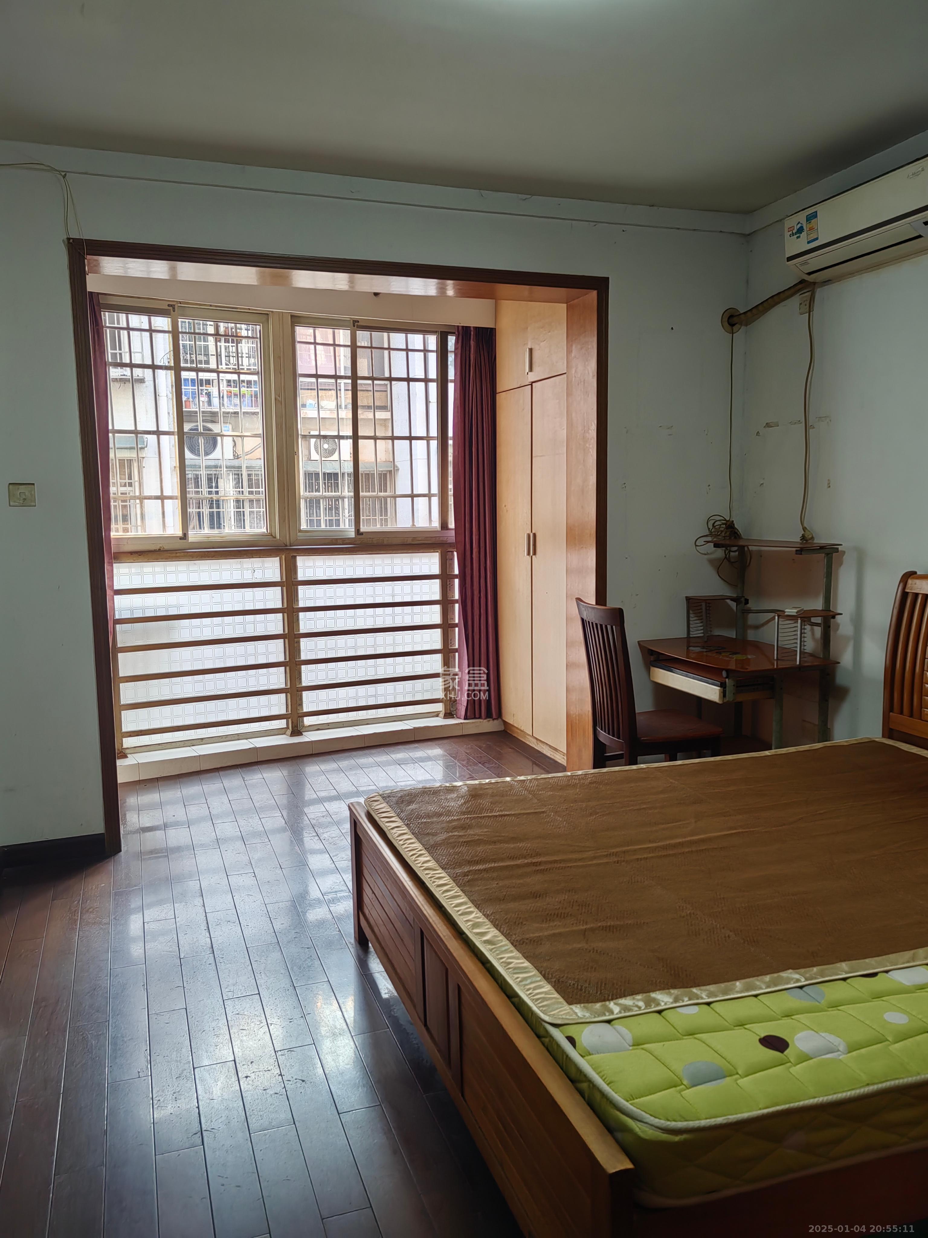 莲湖汽车饰品城（莲湖公寓）  2室2厅1卫   1500.00元/月室内图