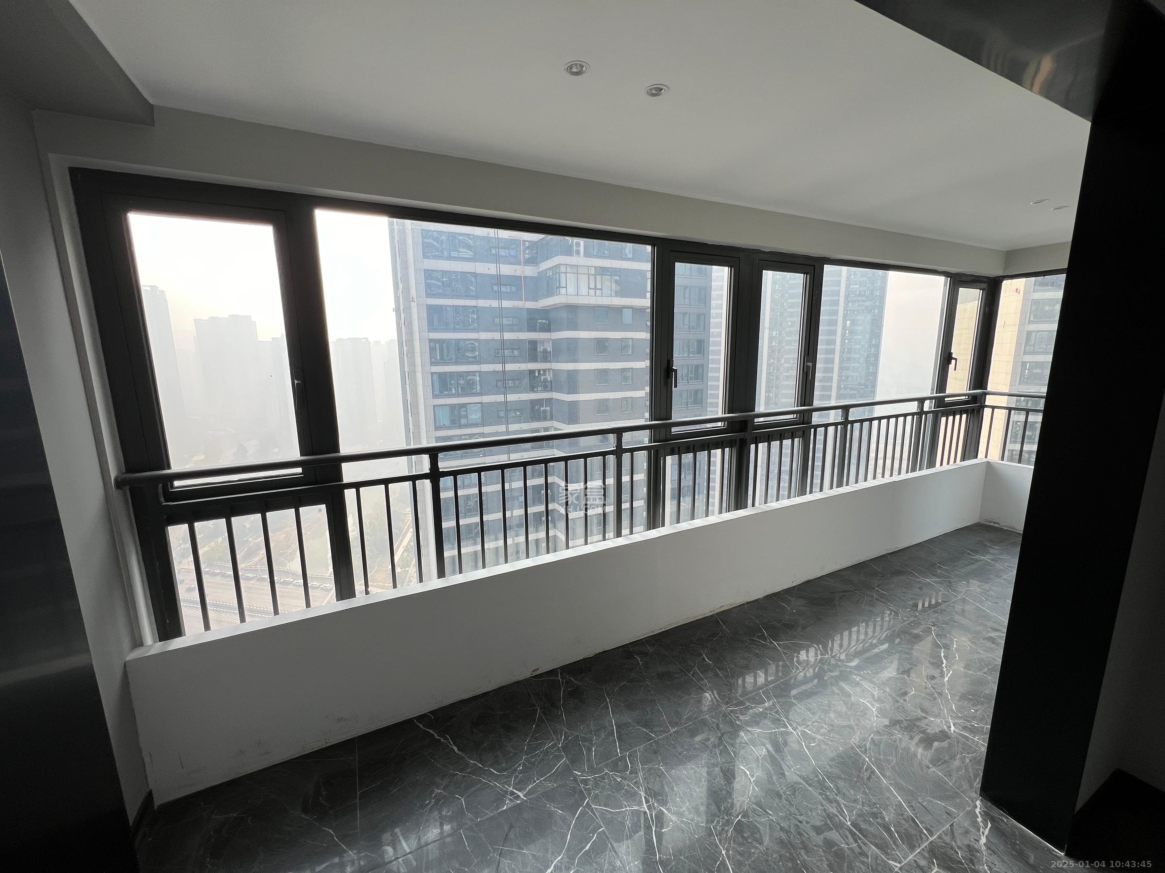 绿地麓云国际一期 3室2厅2卫 4500.0元/月 绿地麓云国际一期 3室2厅2卫 4500.0元/月室内图