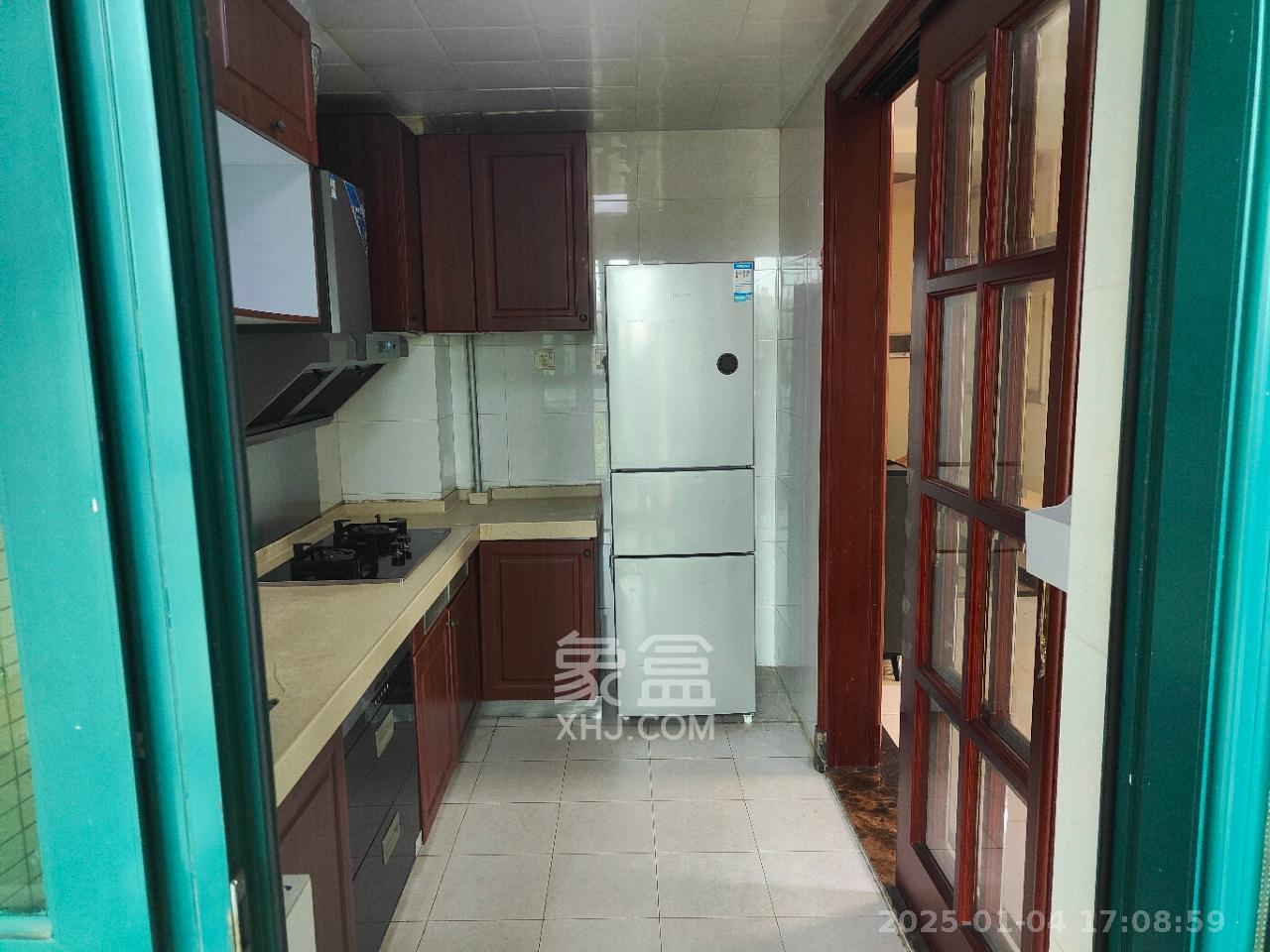 恒大城  4室2厅2卫    3200.0元/月 恒大城  4室2厅2卫    3200.0元/月室内图1