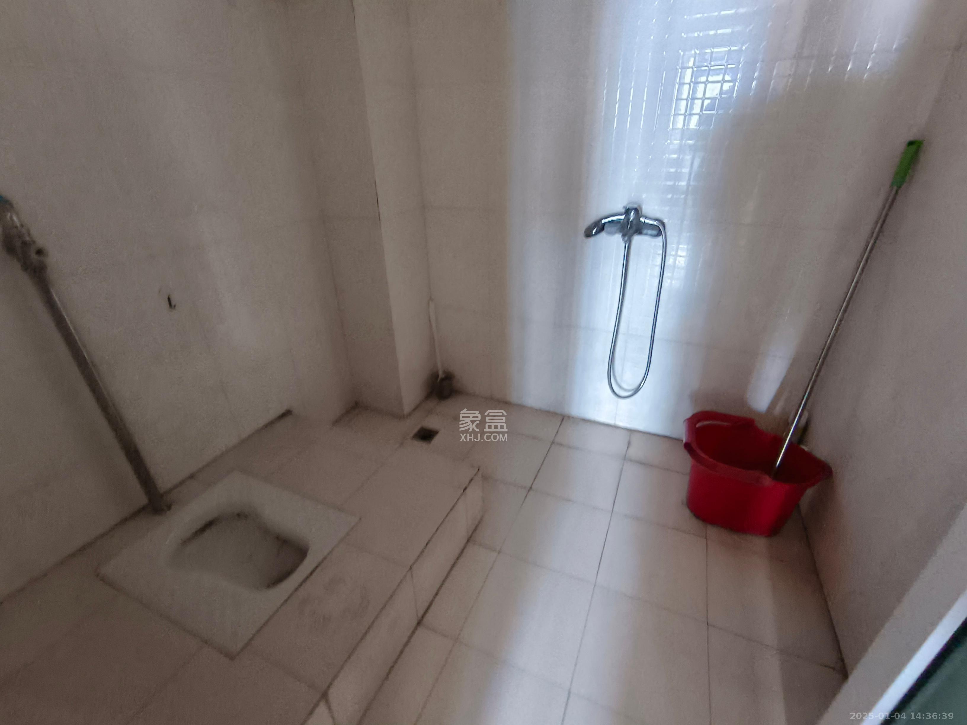 巴黎香榭  4室2厅2卫    4500.0元/月 巴黎香榭  4室2厅2卫    4500.0元/月室内图