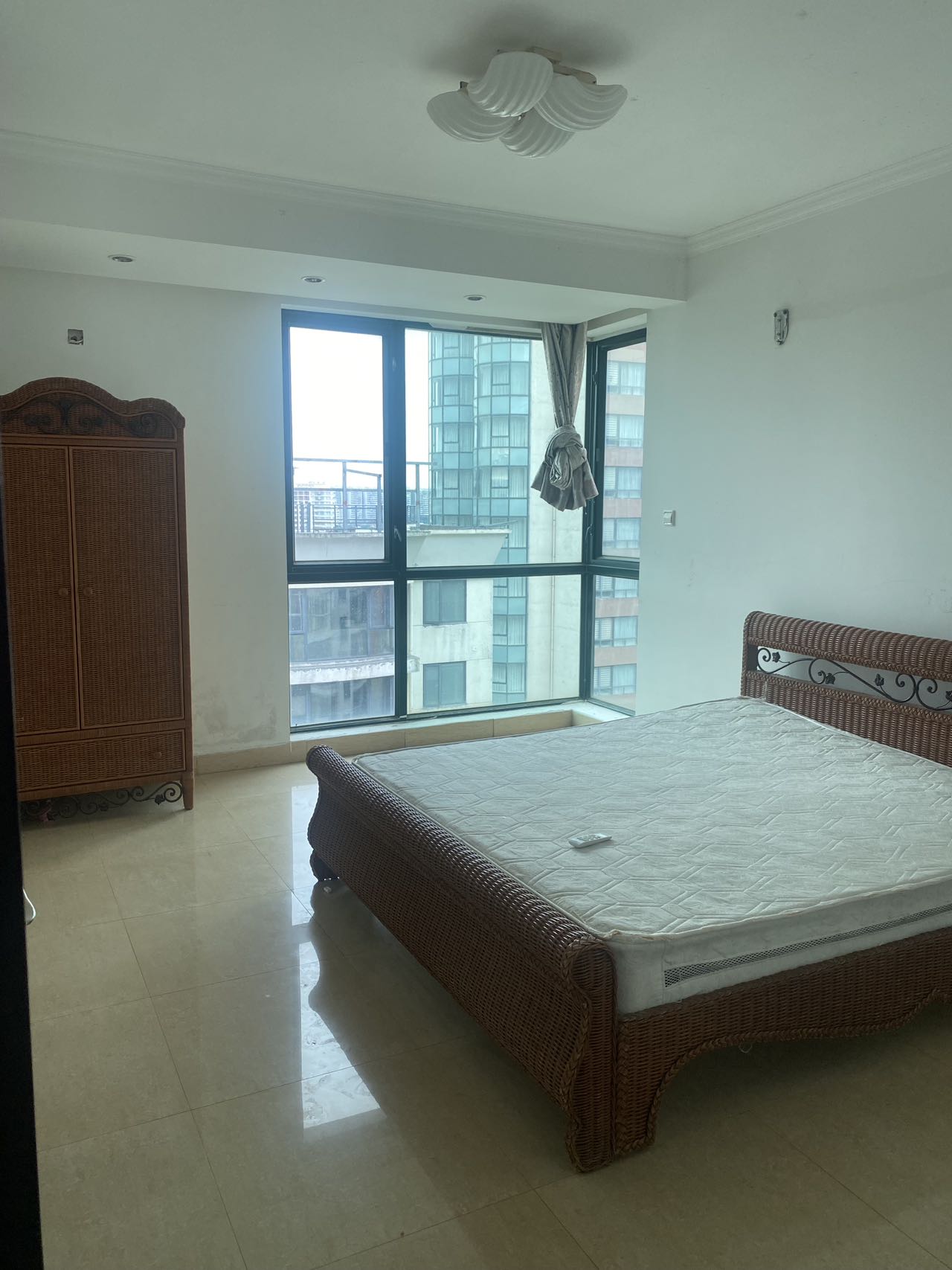 一品水苑 4室2厅2卫 288.0万 一品水苑 4室2厅2卫 288.0万室内图