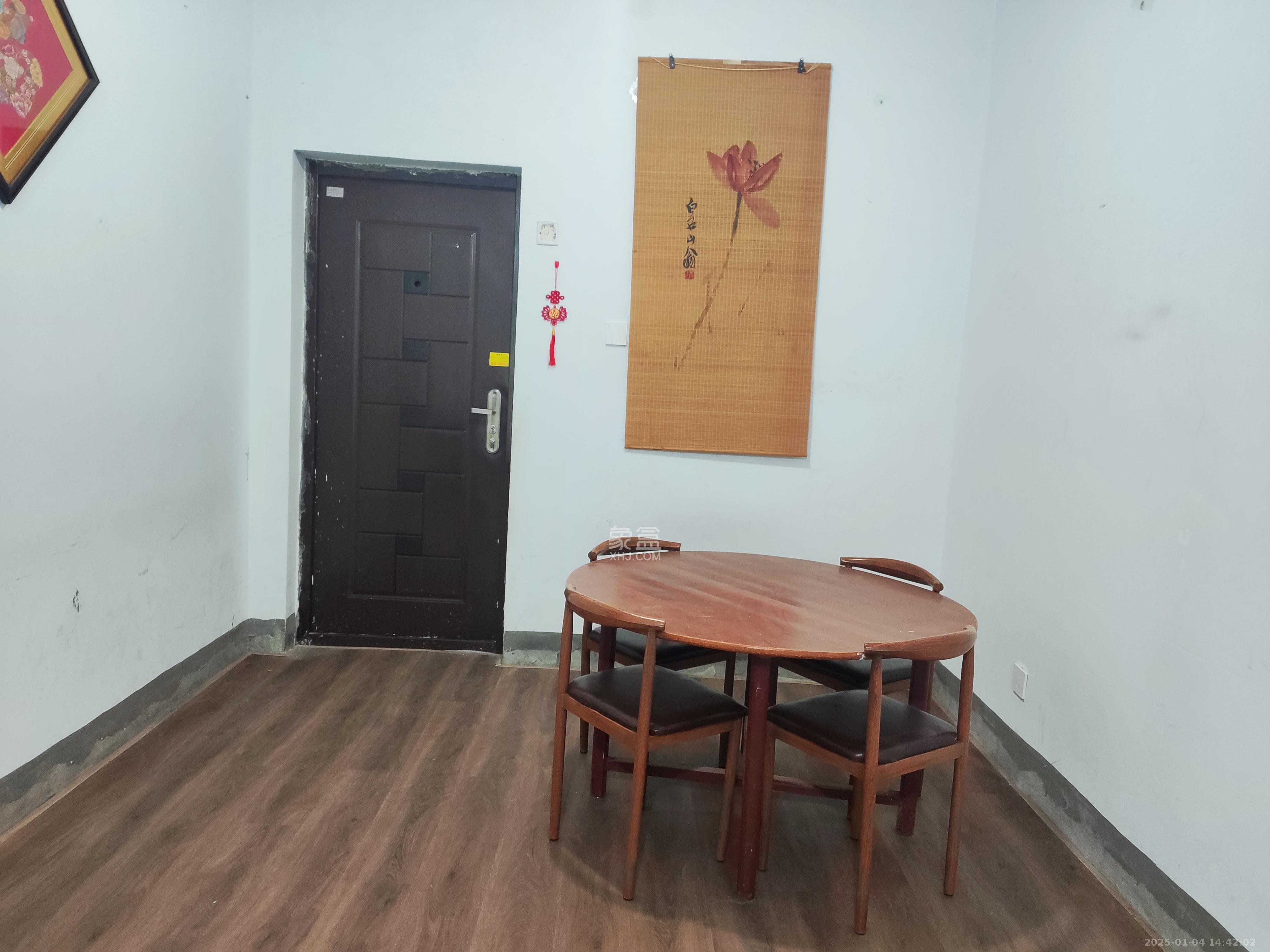 中信文化广场(中信新城二期)  2室2厅1卫    1600.0元/月 中信文化广场(中信新城二期)  2室2厅1卫    1600.0元/月室内图