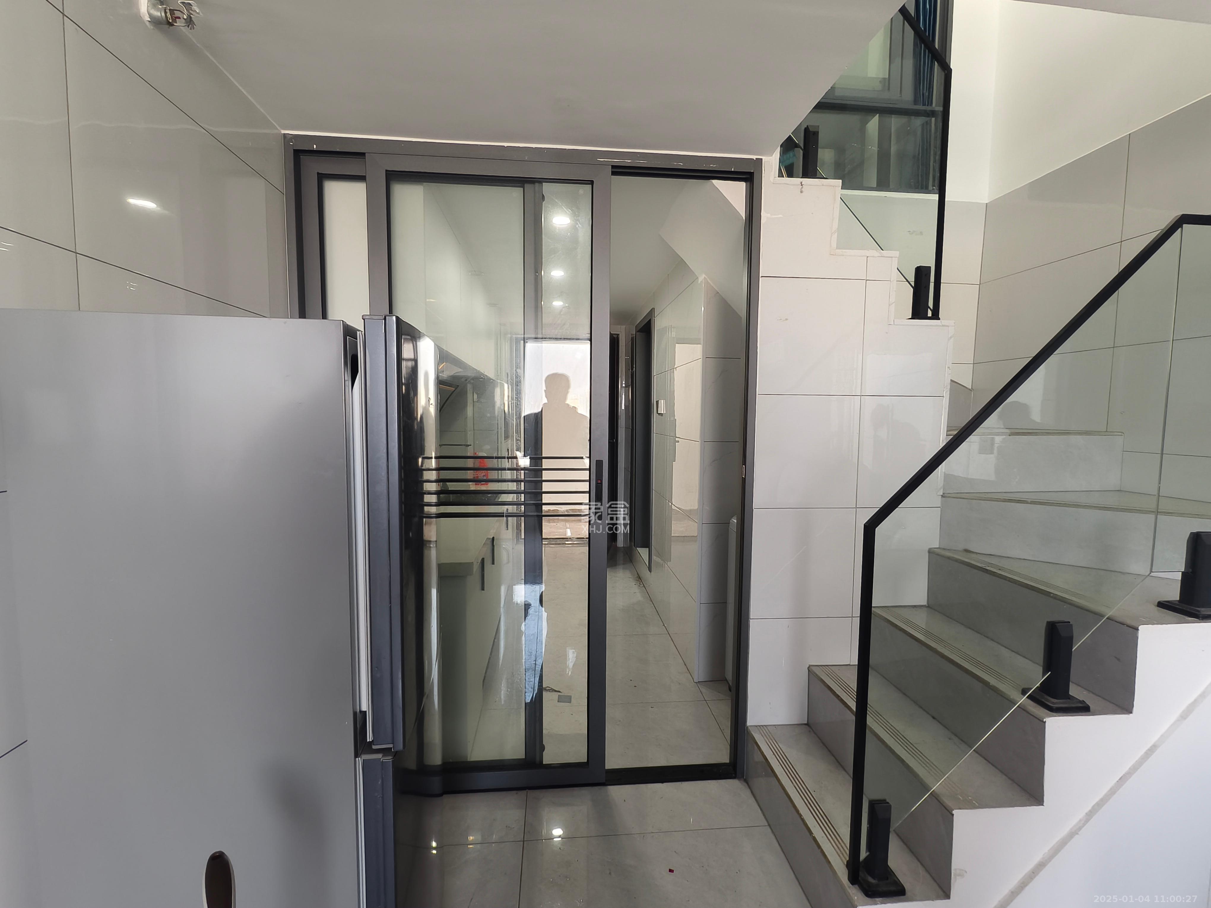 新城悦隽公园  2室1厅1卫    1700.0元/月室内图